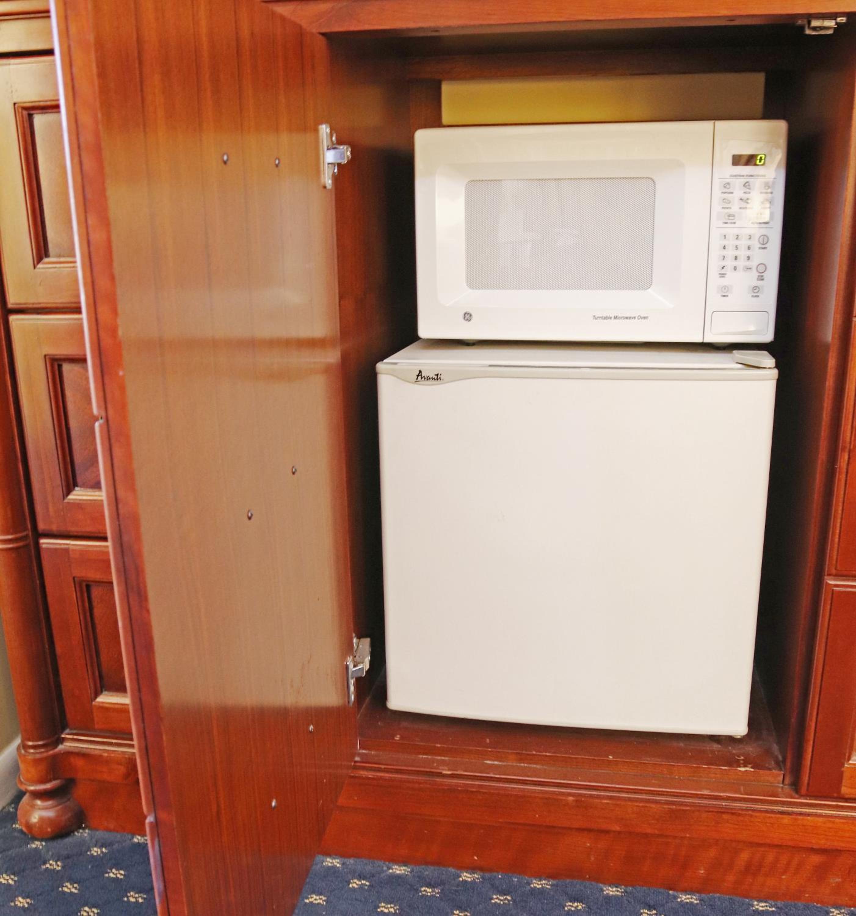 Queen Room with Two Queen Beds - Non-Smoking/Pet Friendly