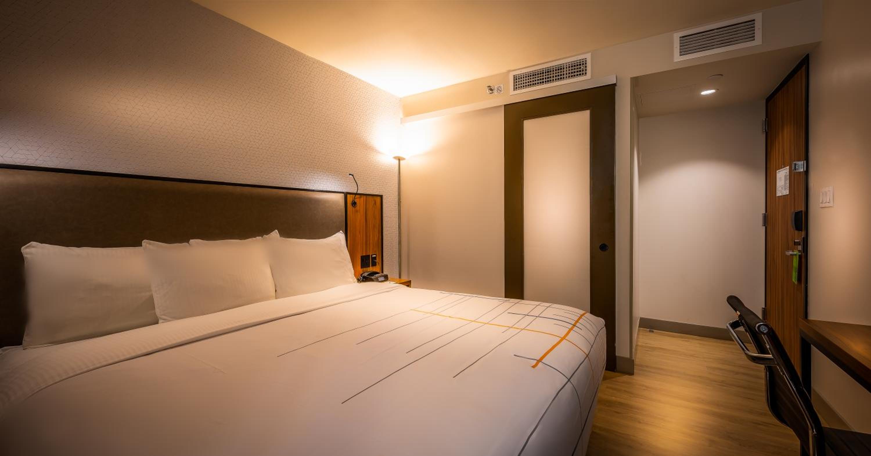 King Room - Non-Smoking