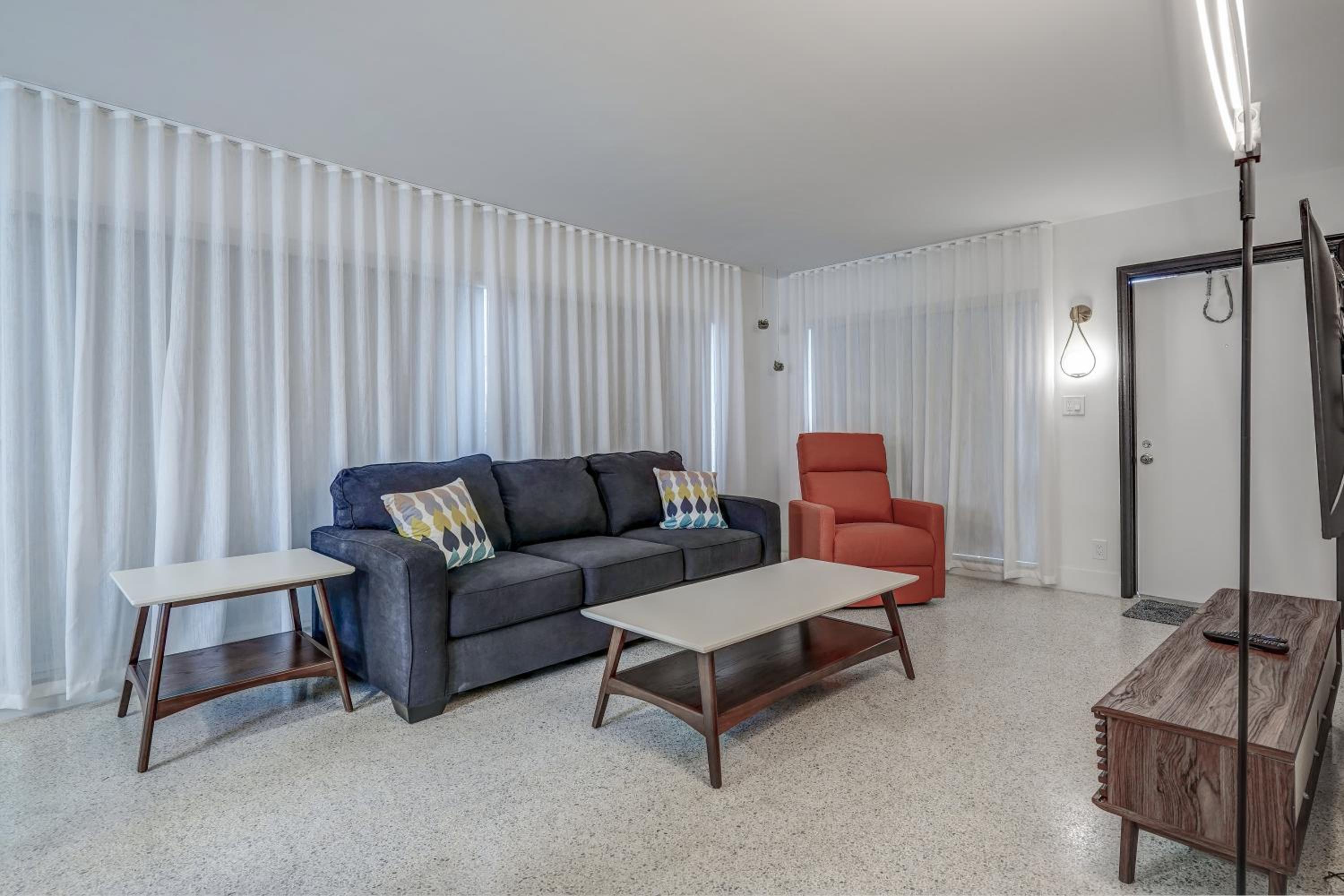 Deluxe Accessible One bedroom Apartment