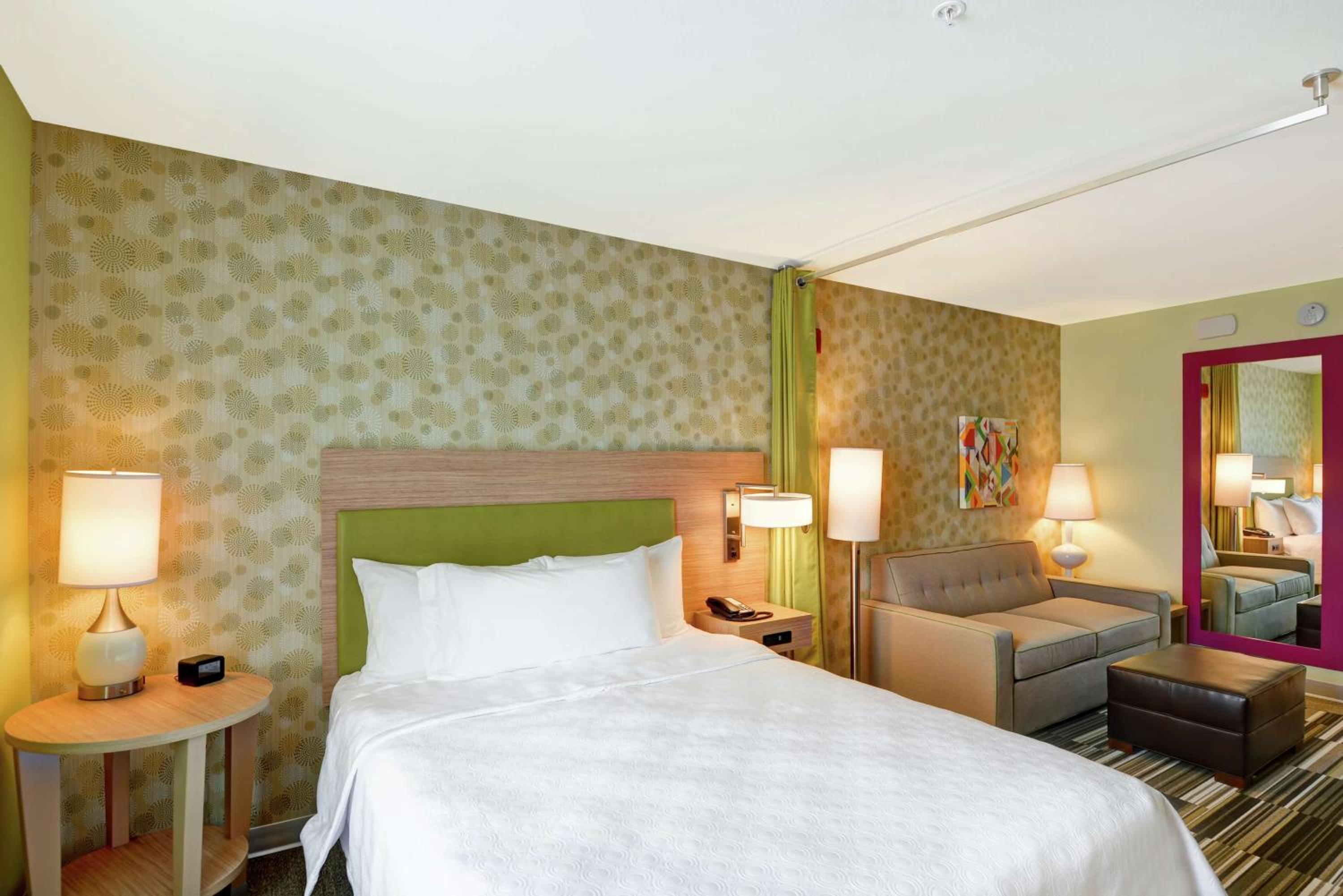 Queen Studio - Non-Smoking