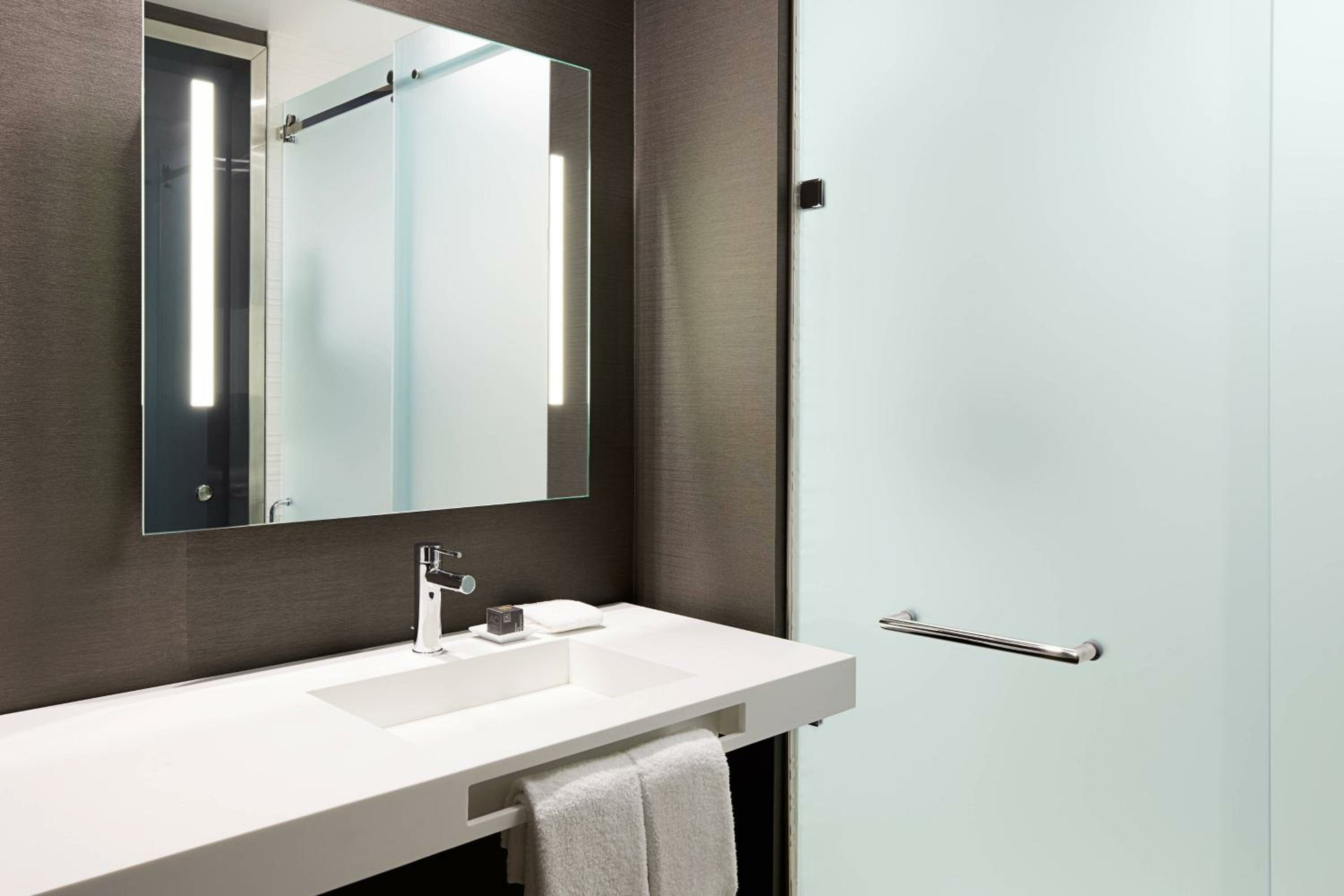 King Room with Sofa Bed - Hearing Accessible