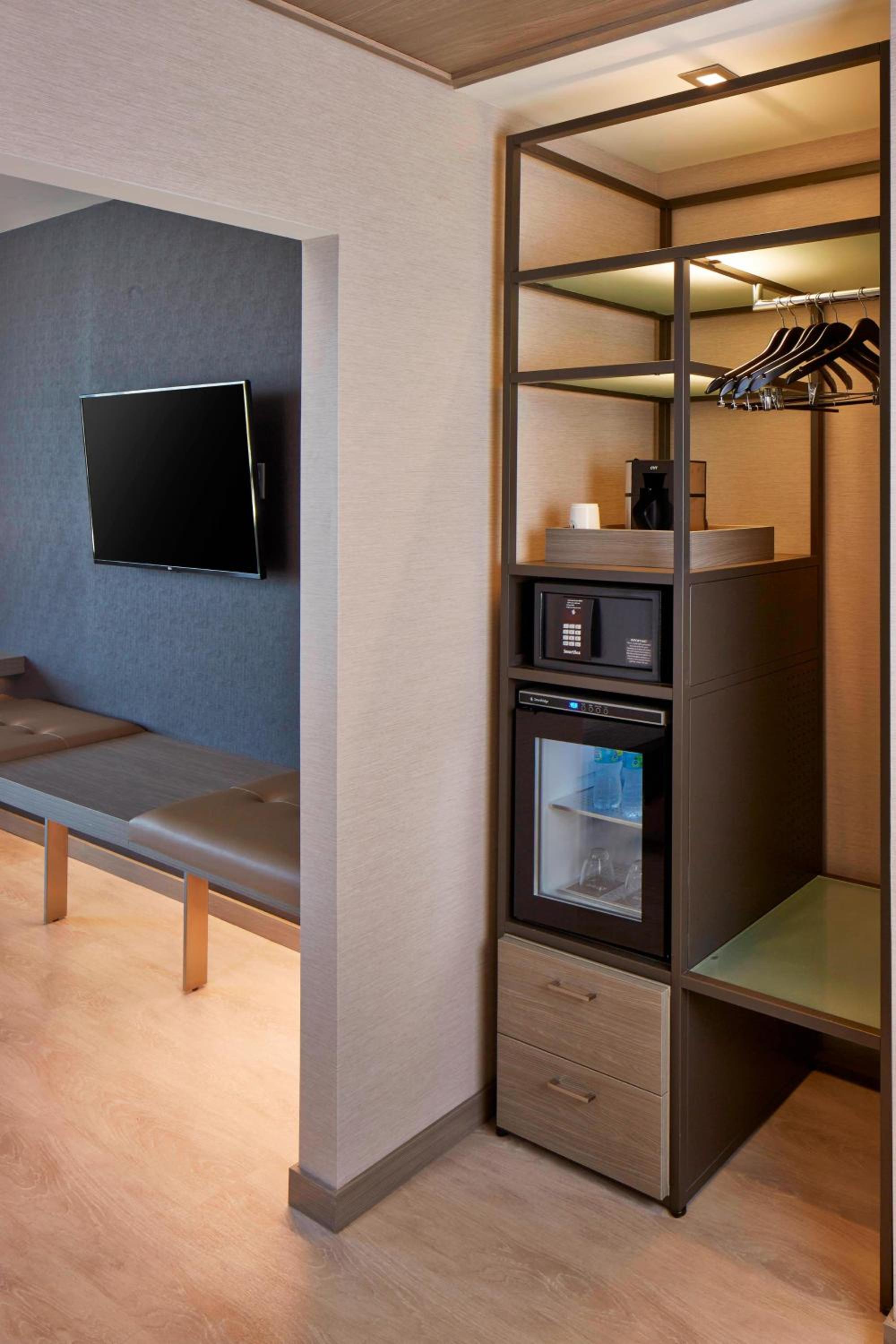 King Room with Sofa Bed