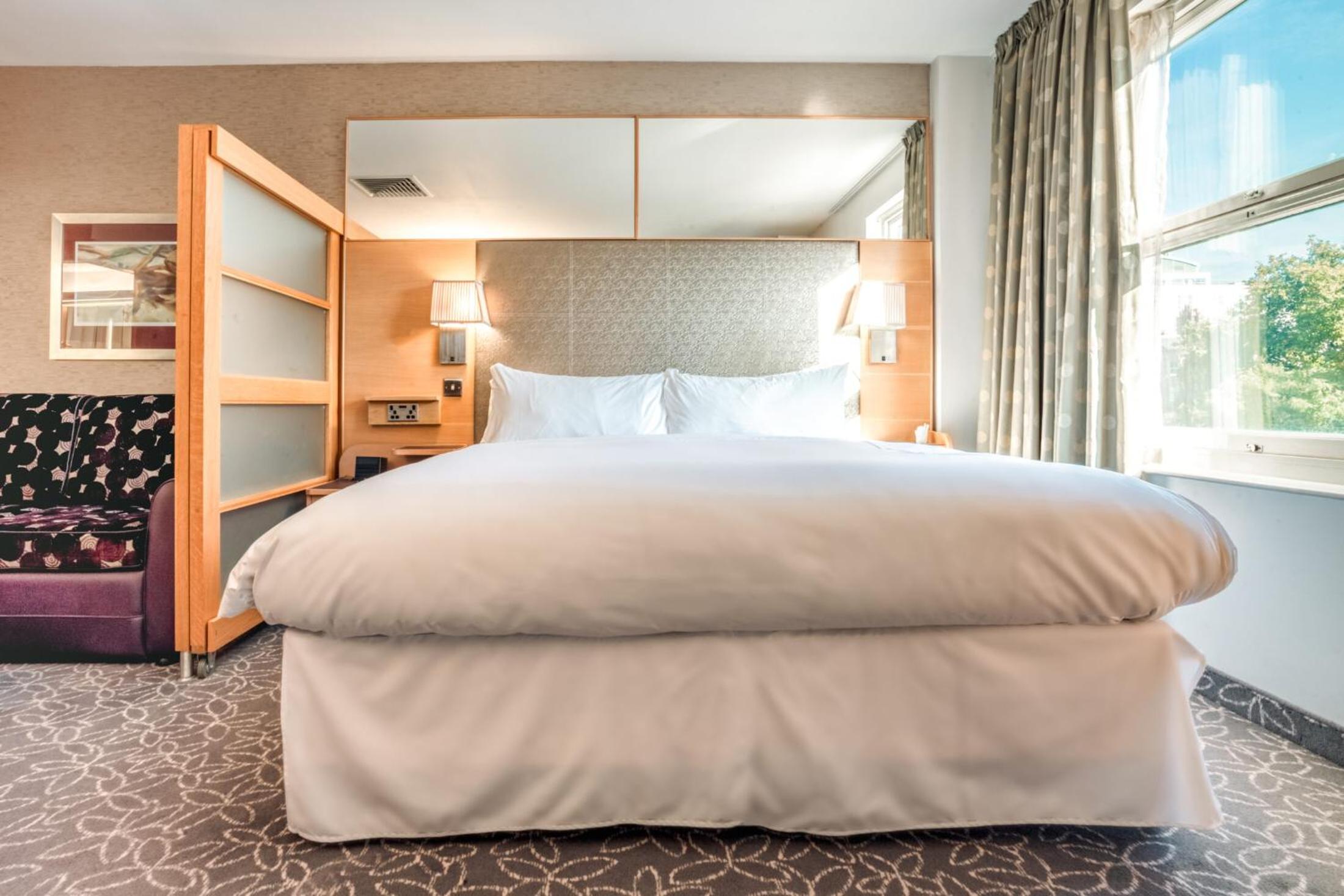 Deluxe Queen Room