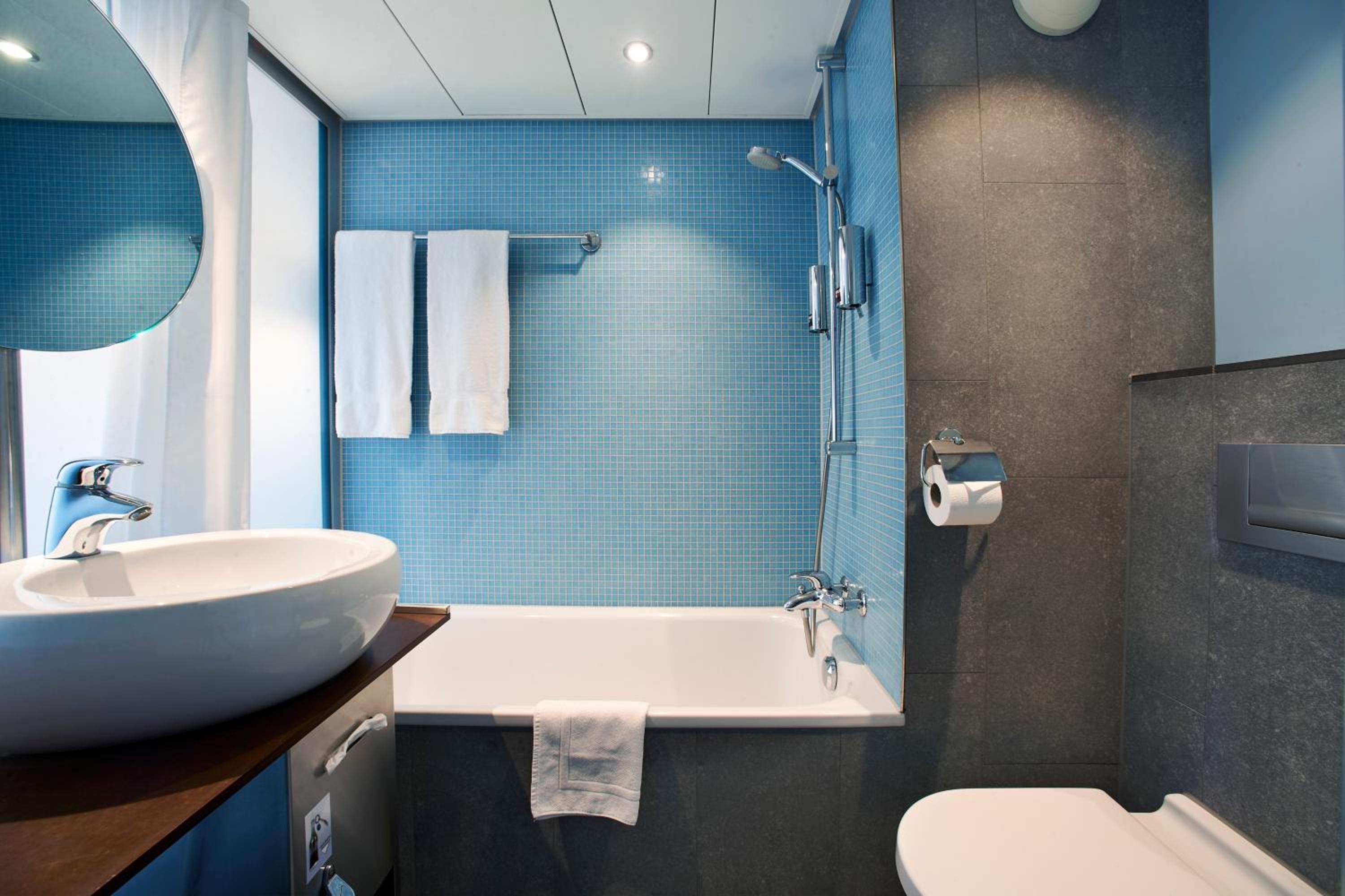 Double or Twin Room with City View