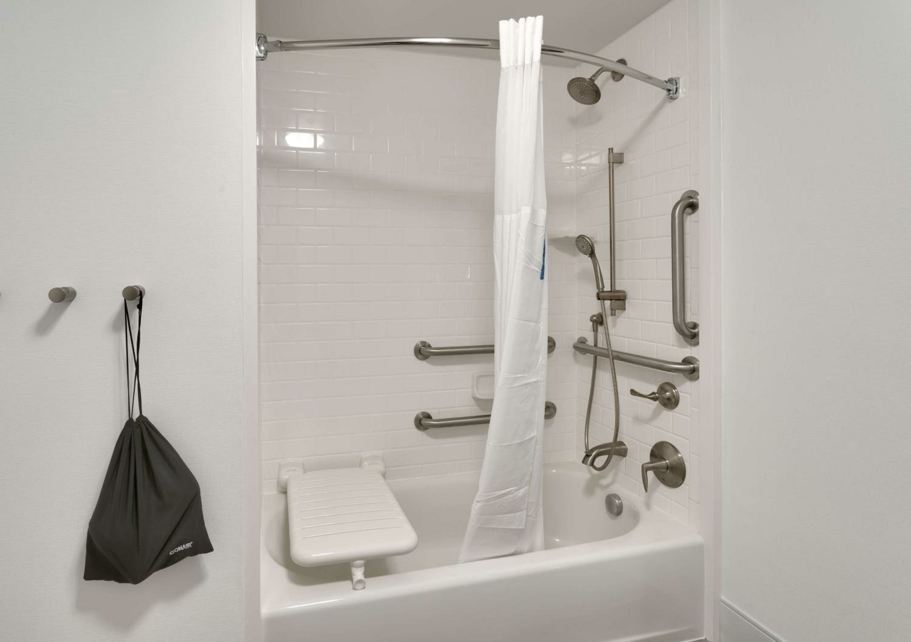 King Room with Accessible Tub - Mobility and Hearing Access/Non-Smoking