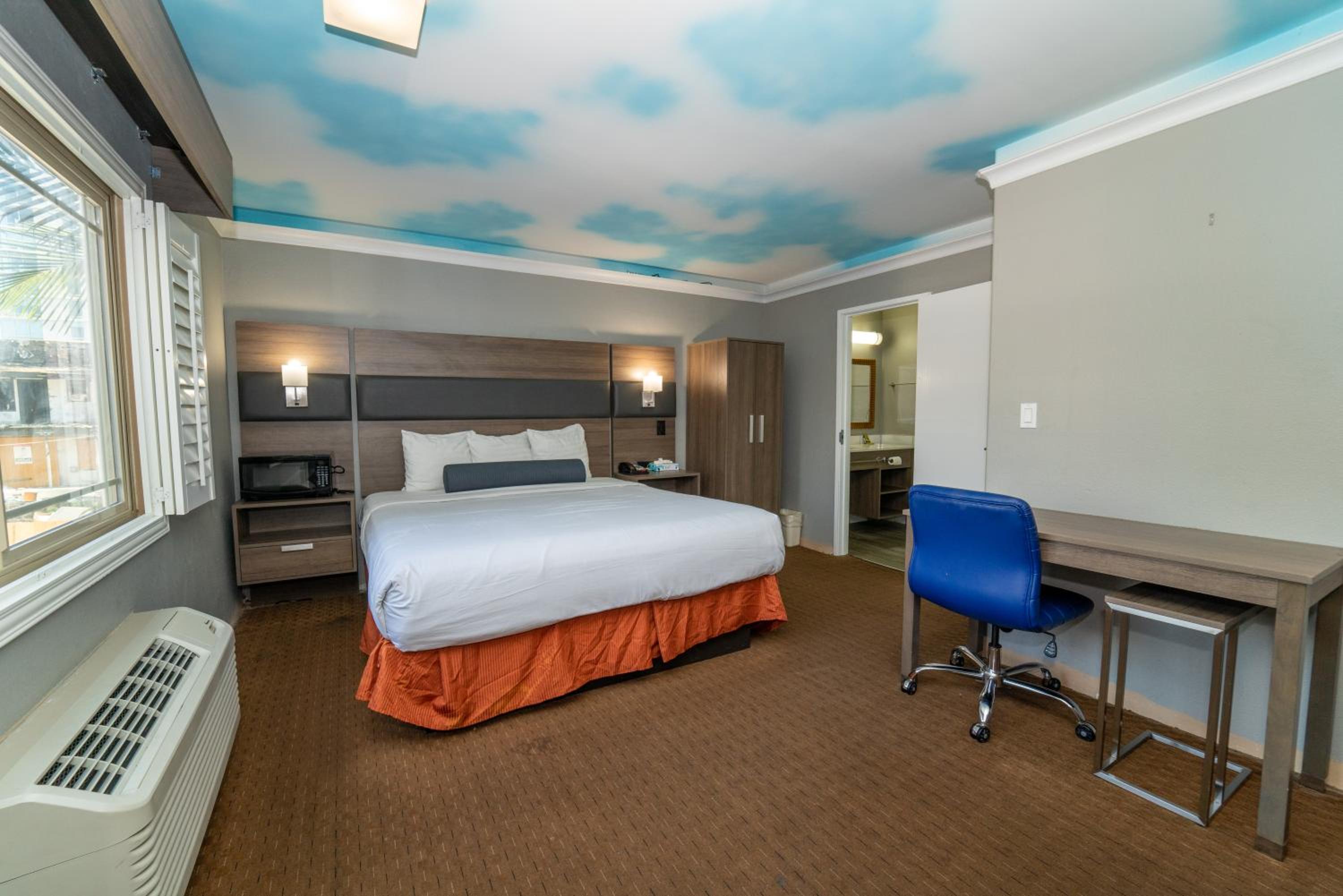 King Room - Non-Smoking