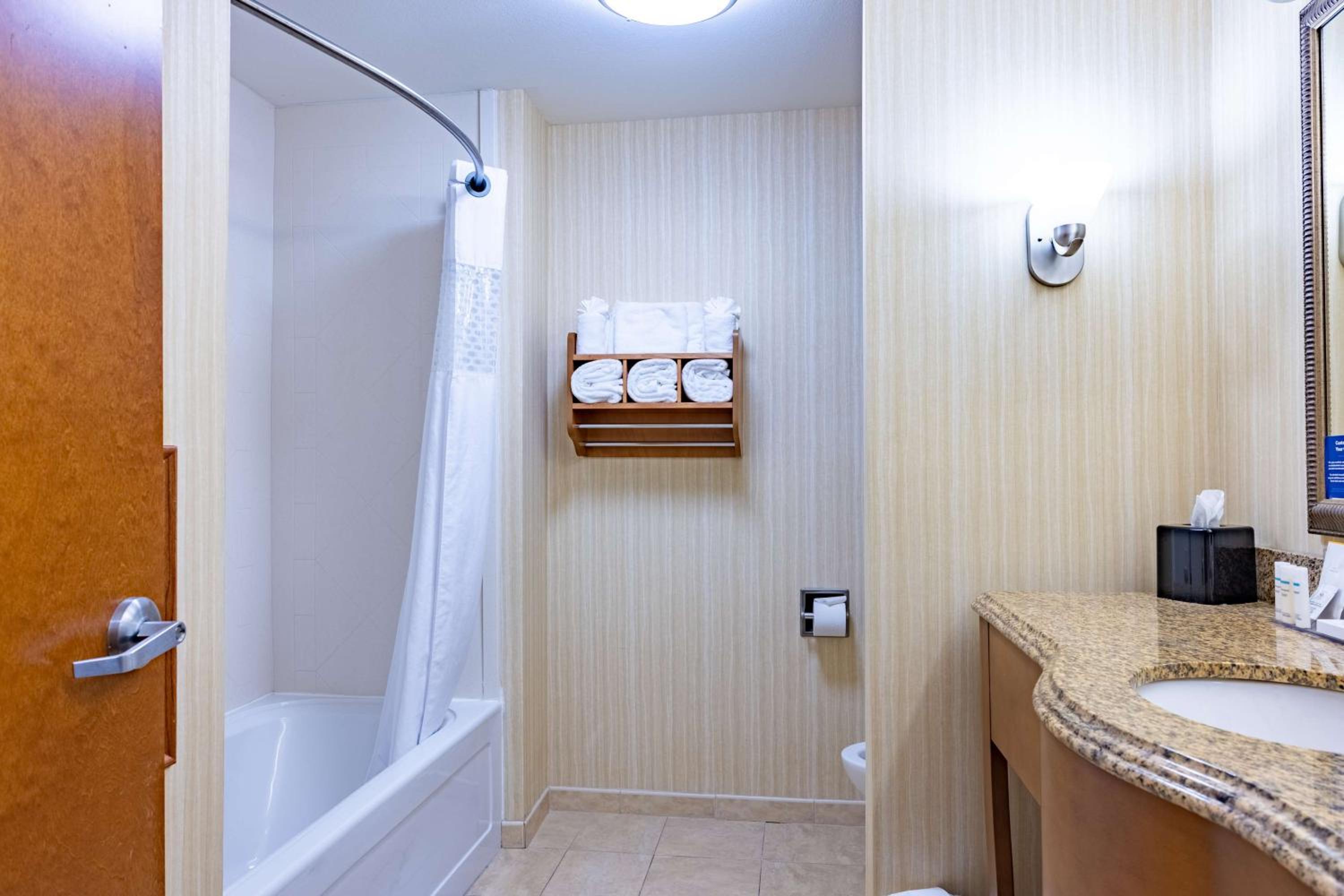 King Room with Sofa Bed - Non-Smoking