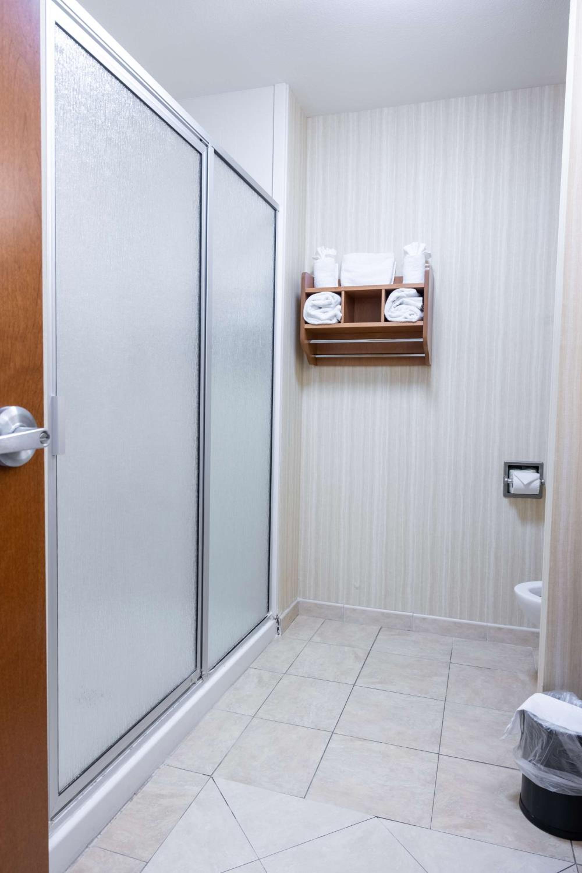 King Room with King Bed - Non-Smoking