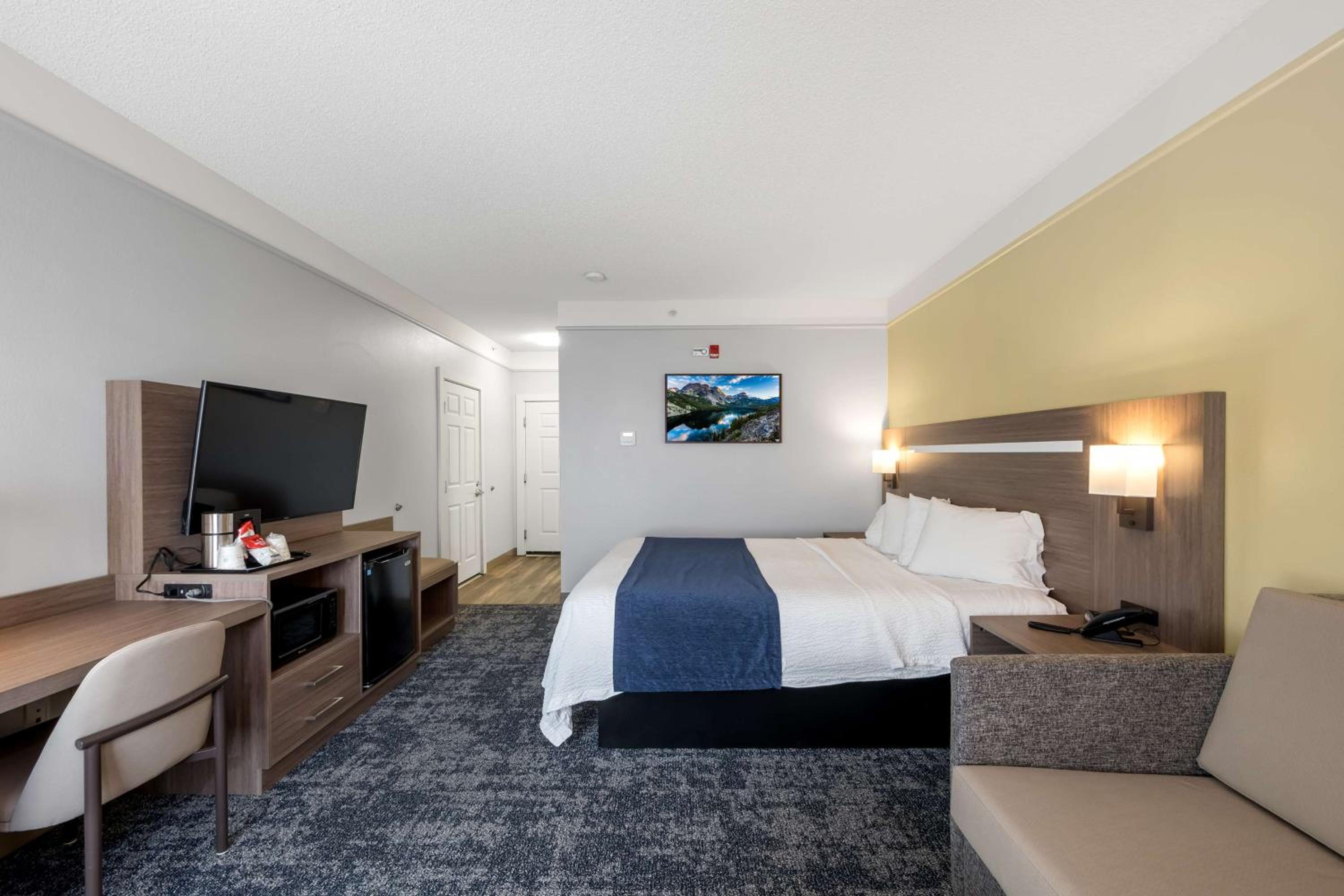 King Room with Sofa Bed - Non-Smoking