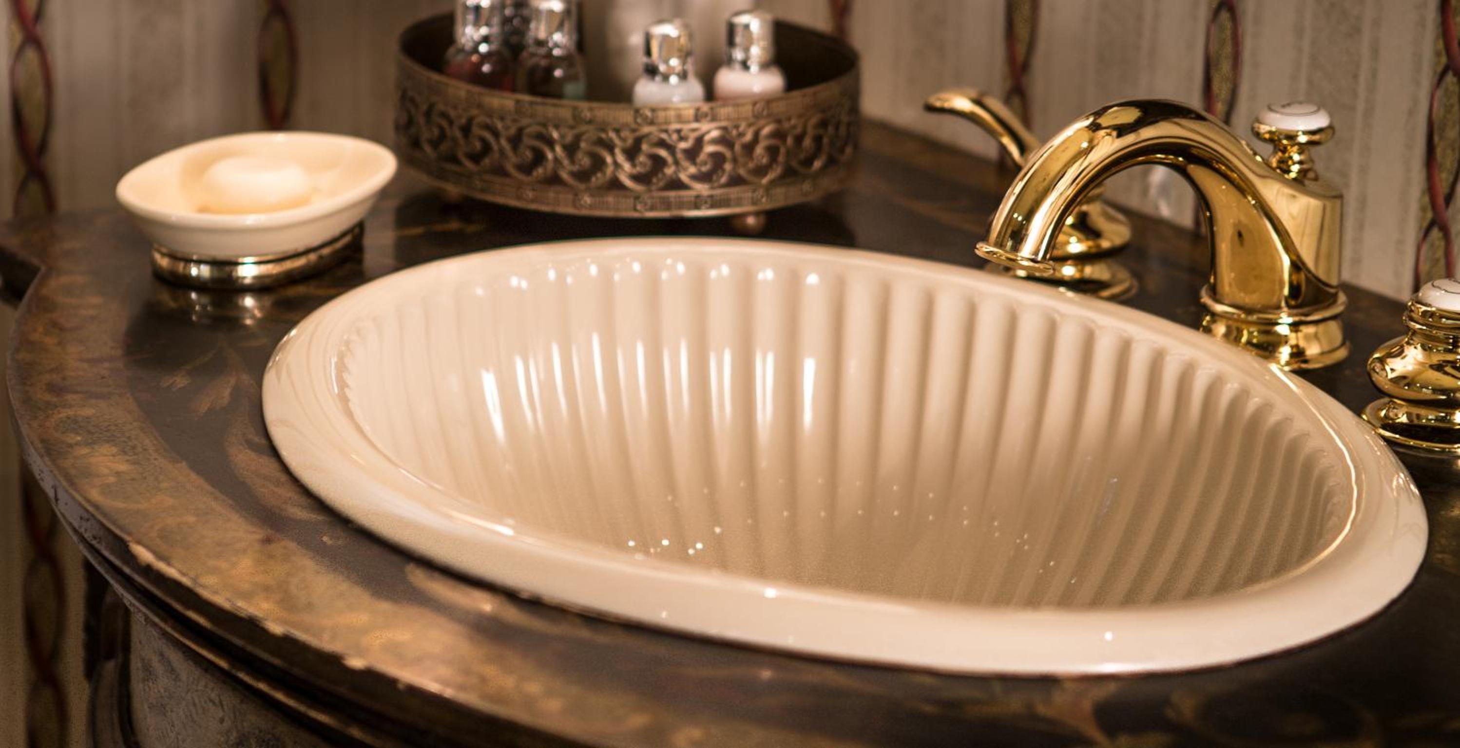 Federal Manor Guestroom