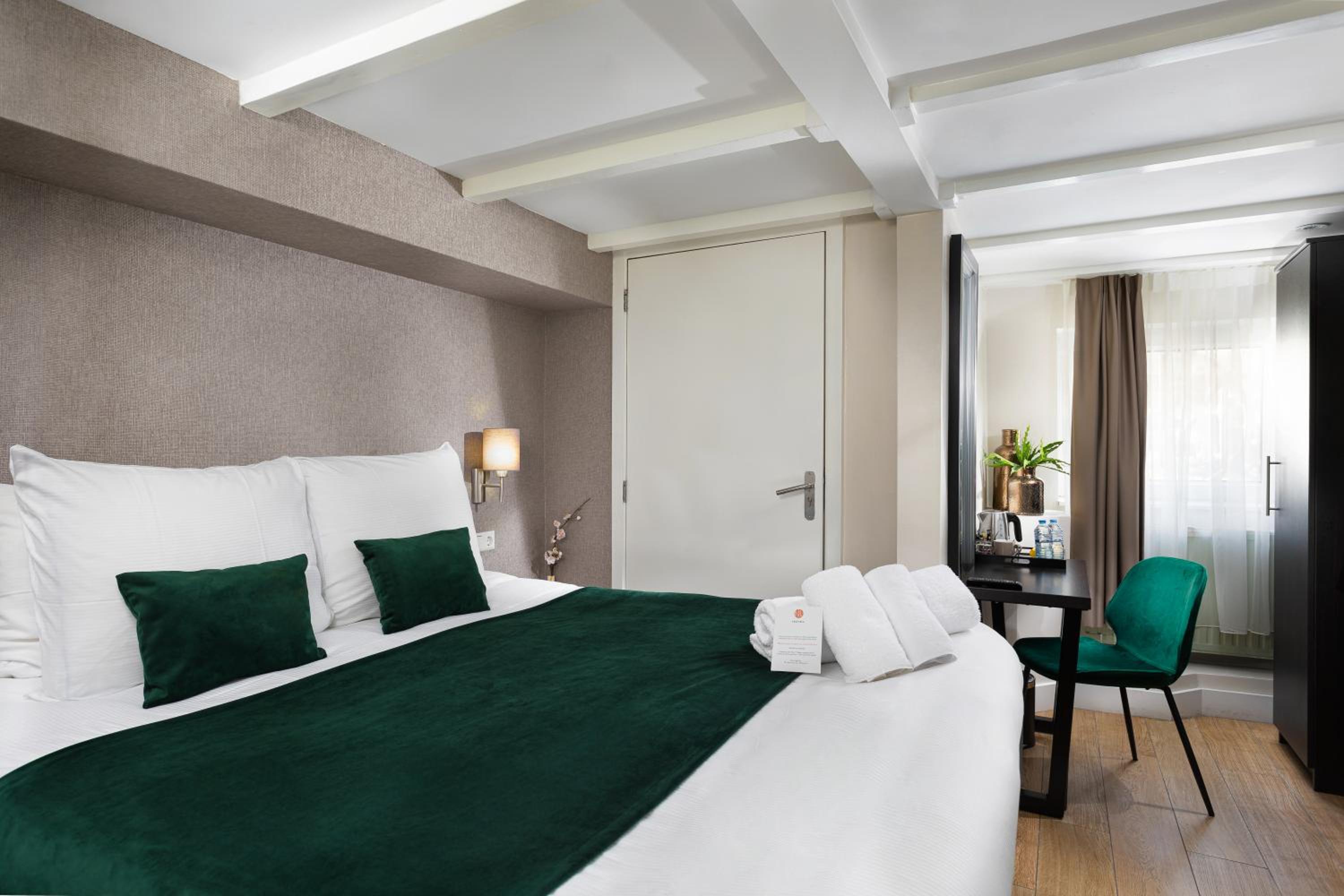 Small Double Room - Basement