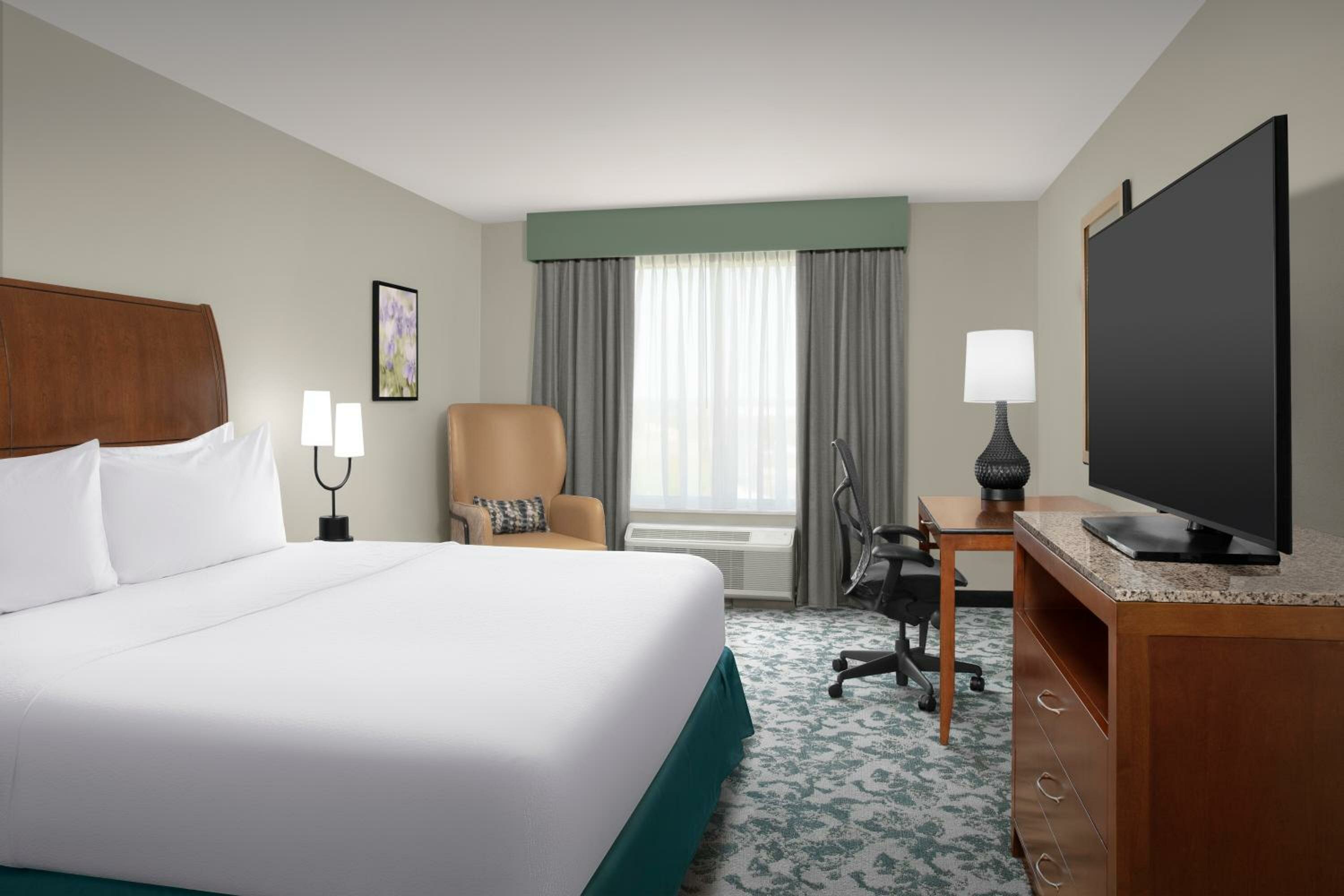 King Room with Shower/Tub