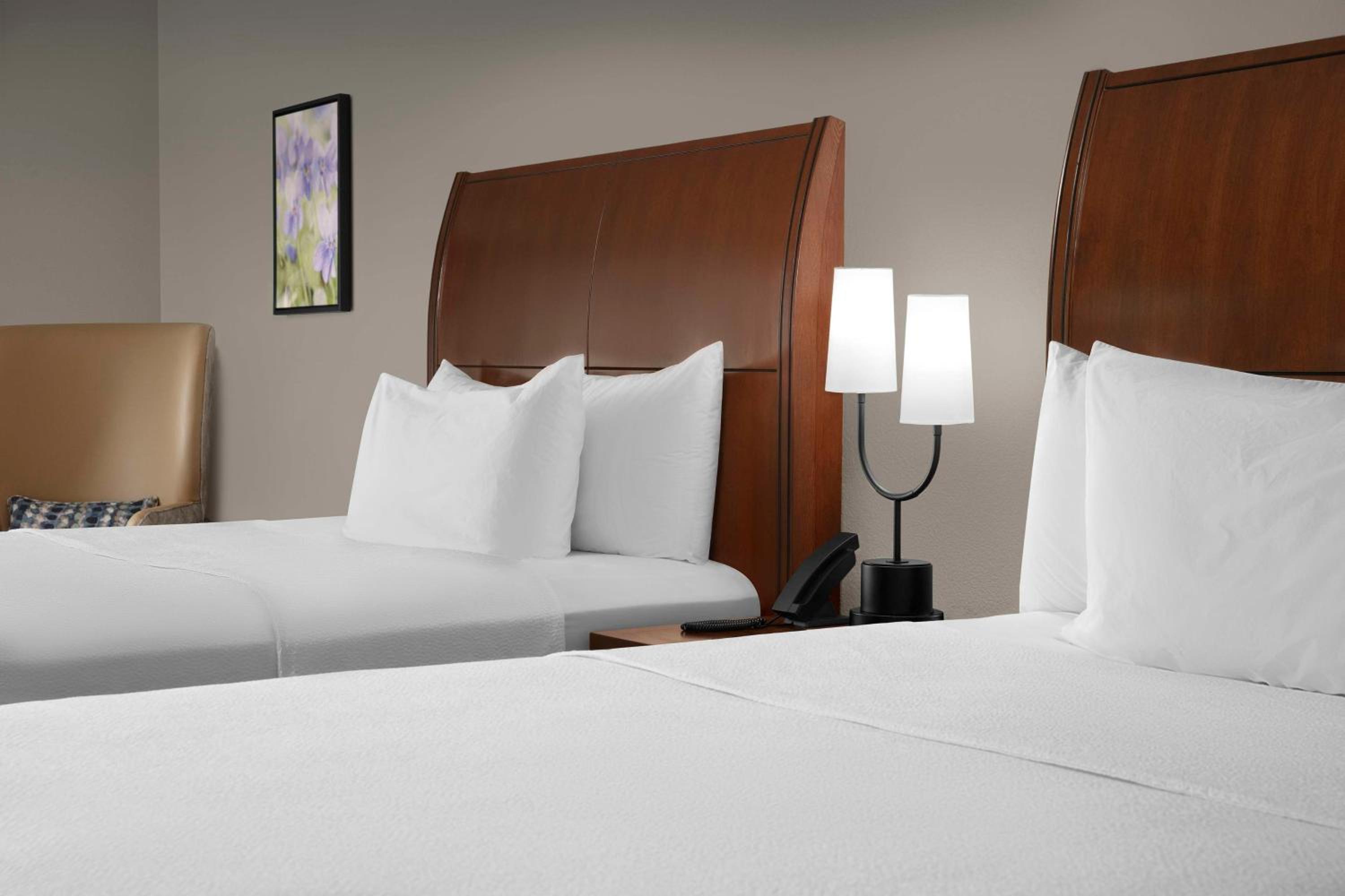 Queen Room with Two Queen Beds and Shower/Tub