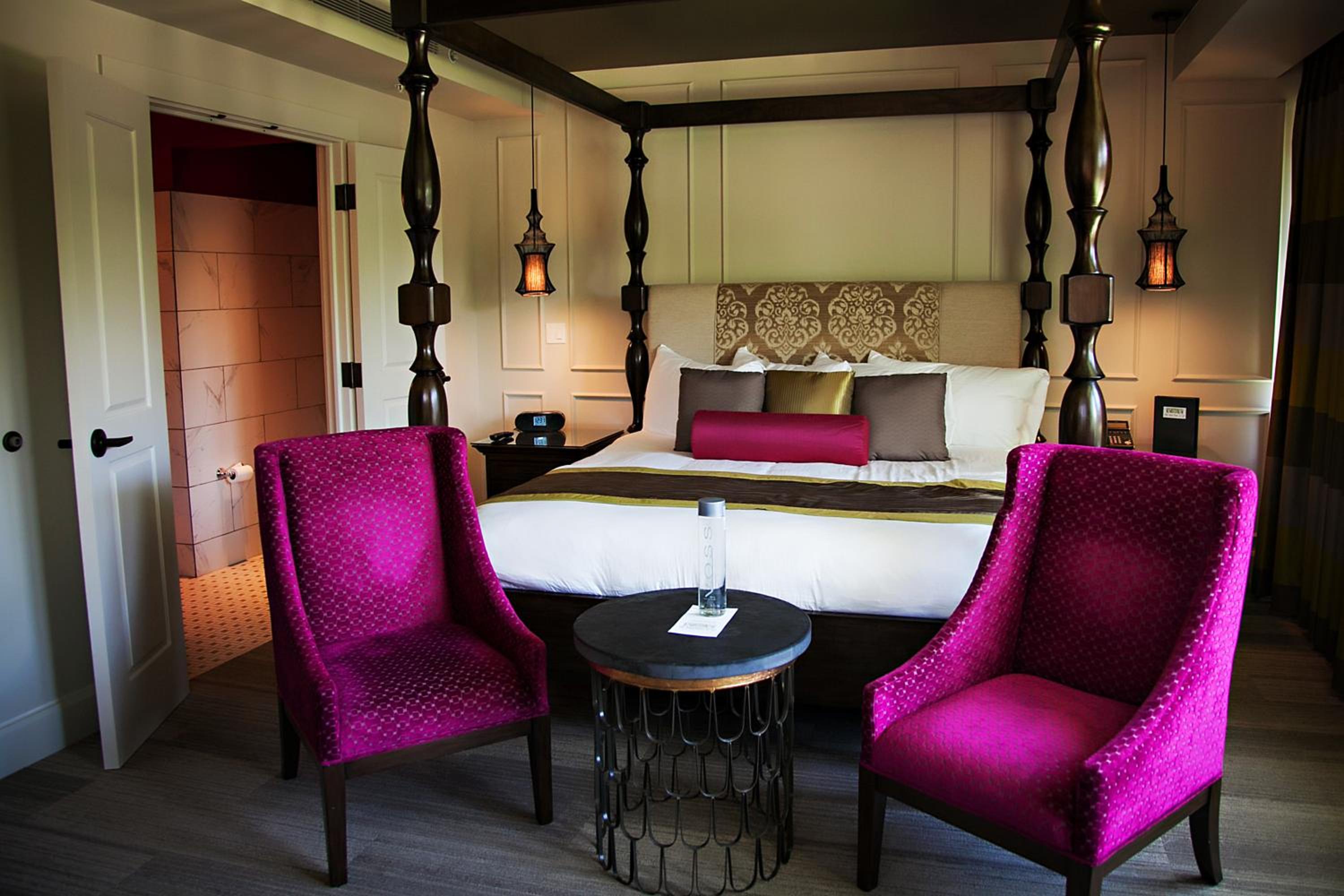 Deluxe King Room with Park View