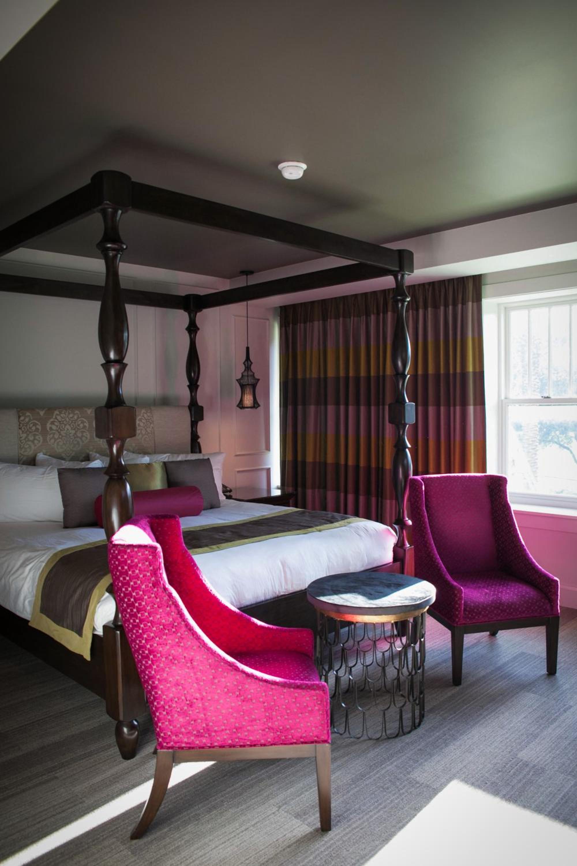 Deluxe King Room with Park View