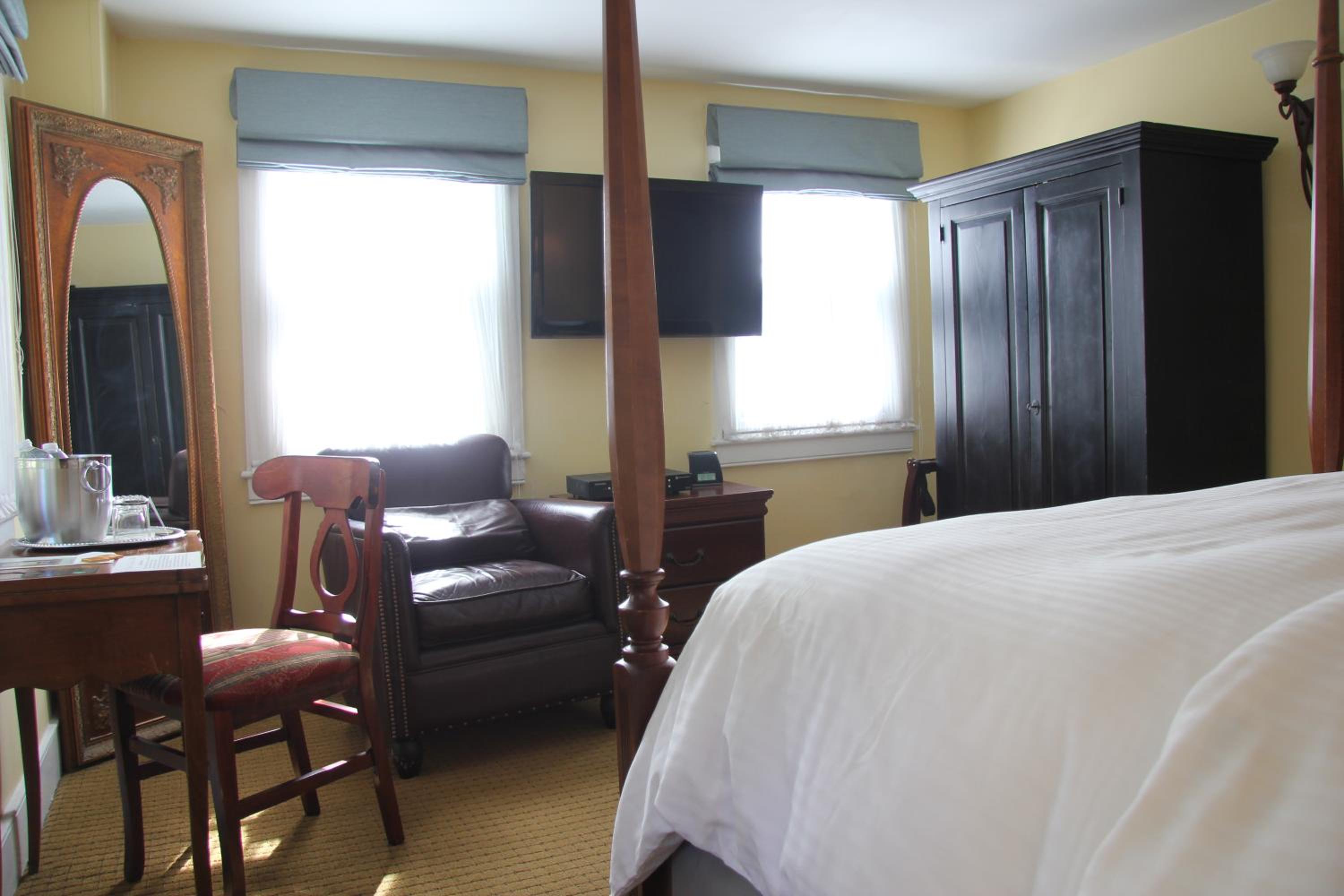 Standard Room 304 Main House 