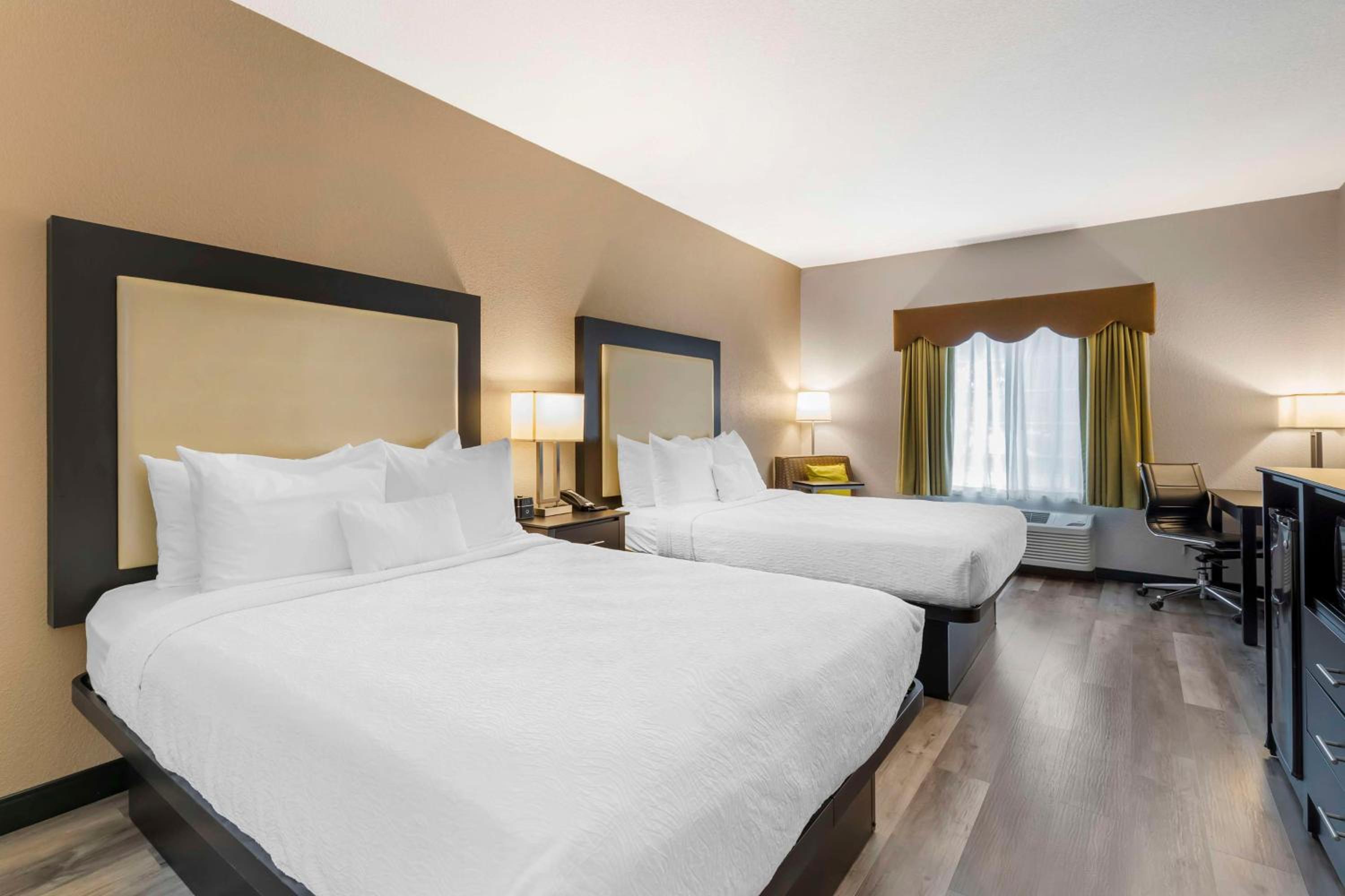 Queen Room with Two Queen Beds - Non-Smoking