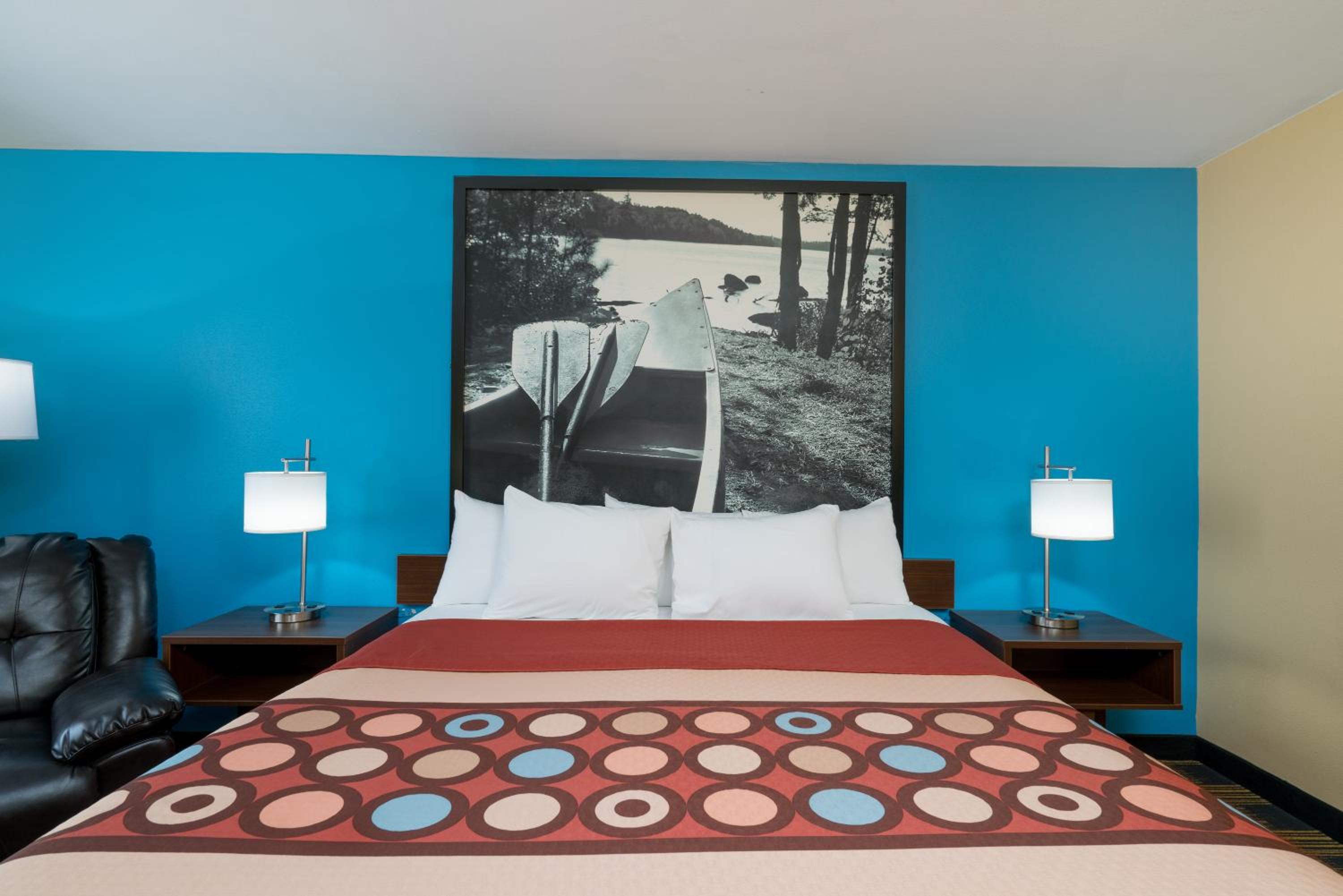 King Room - Second Floor/Non-Smoking