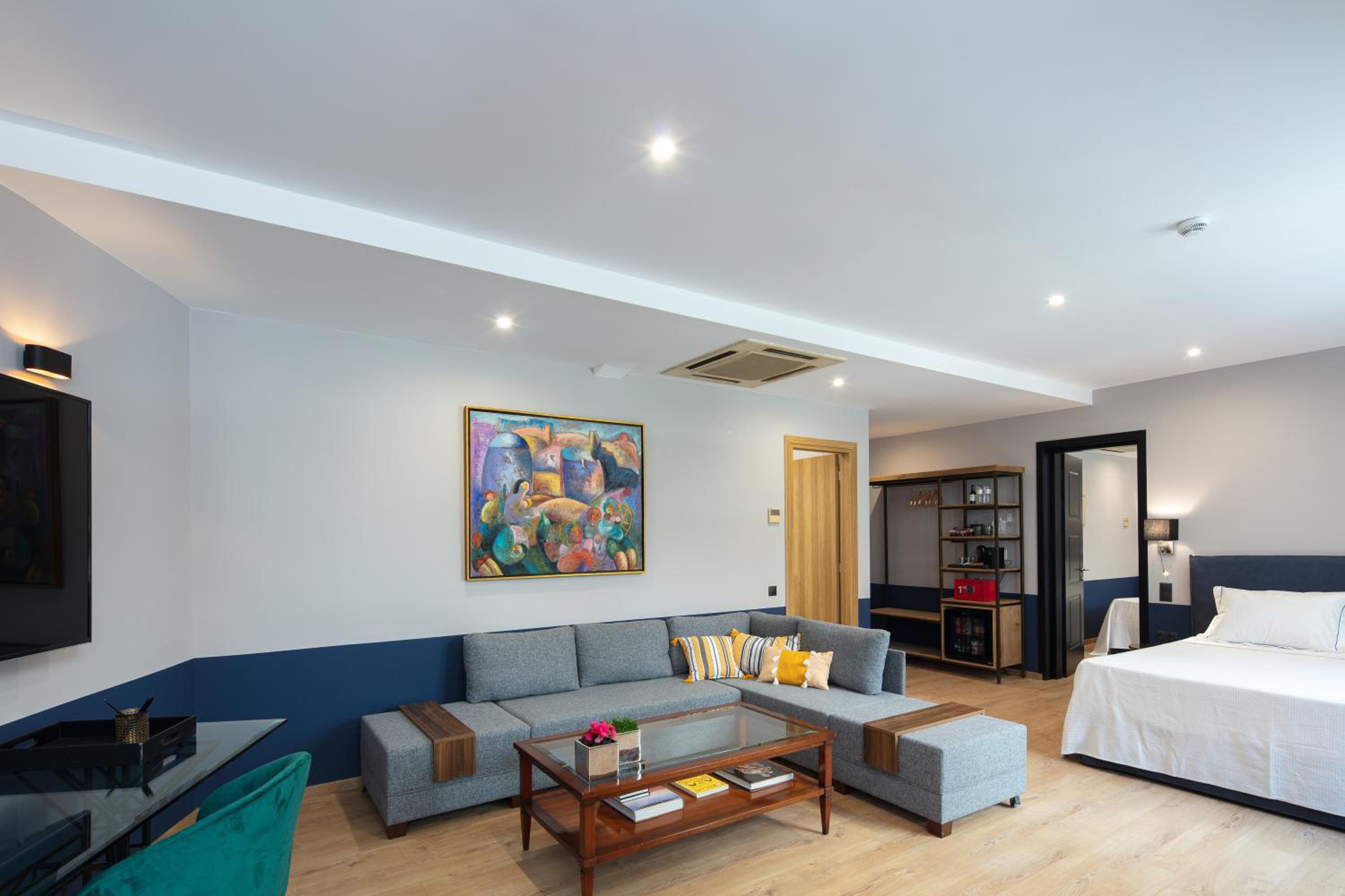 Superior Suite with City View