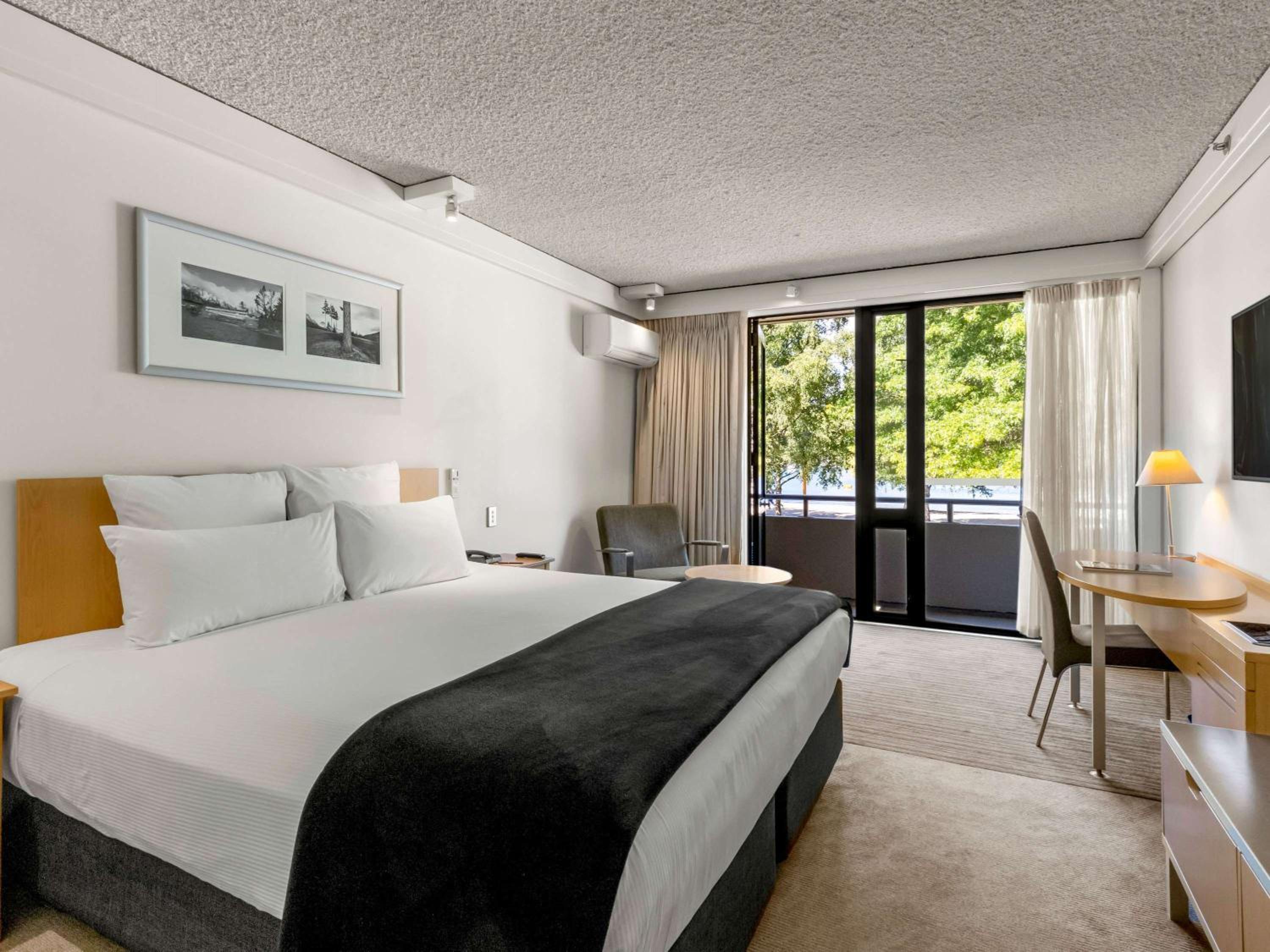 Alpine View room with King Bed
