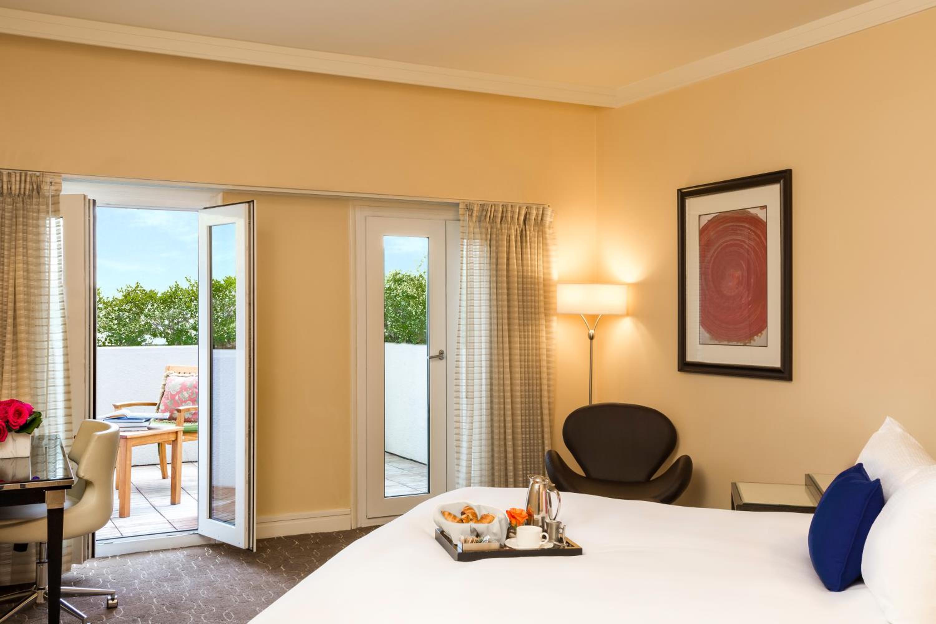 Patio Luxury Room, 1 king-size bed