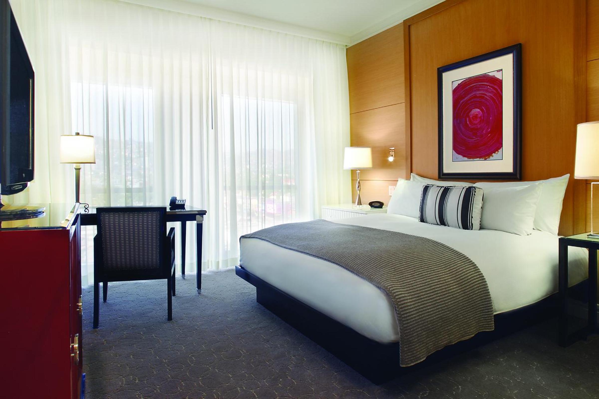Hollywood Hill View Luxury Room, 1 king-size bed
