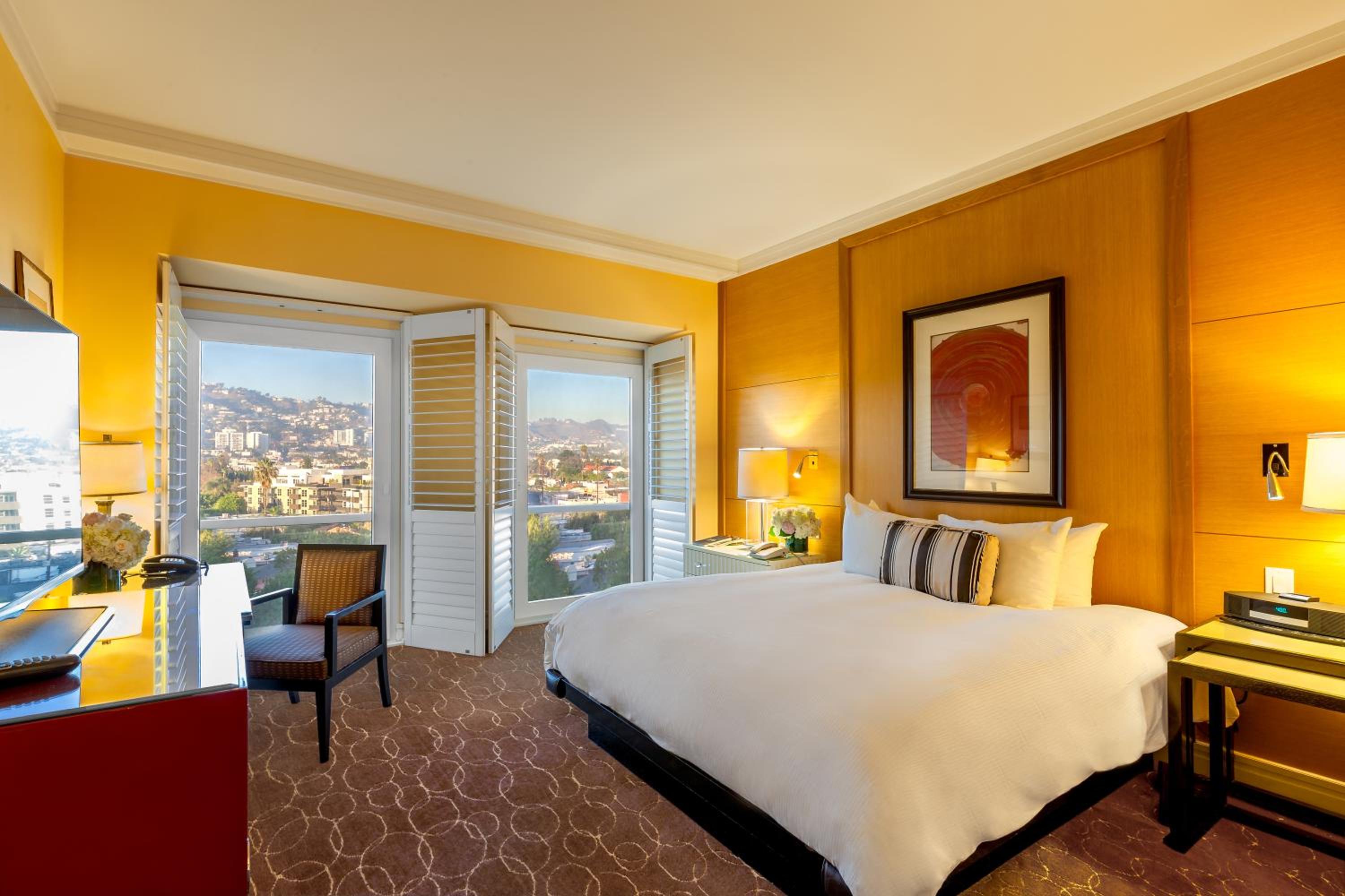 Hollywood Hill View Luxury Room, 1 king-size bed