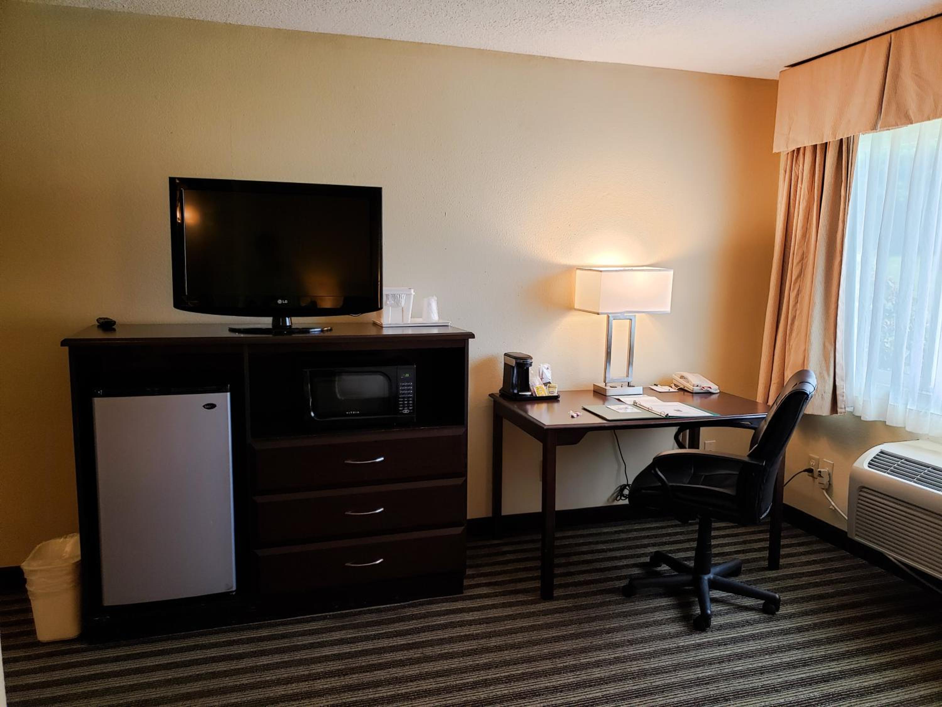 Queen Room - Accessible/Nonsmoking