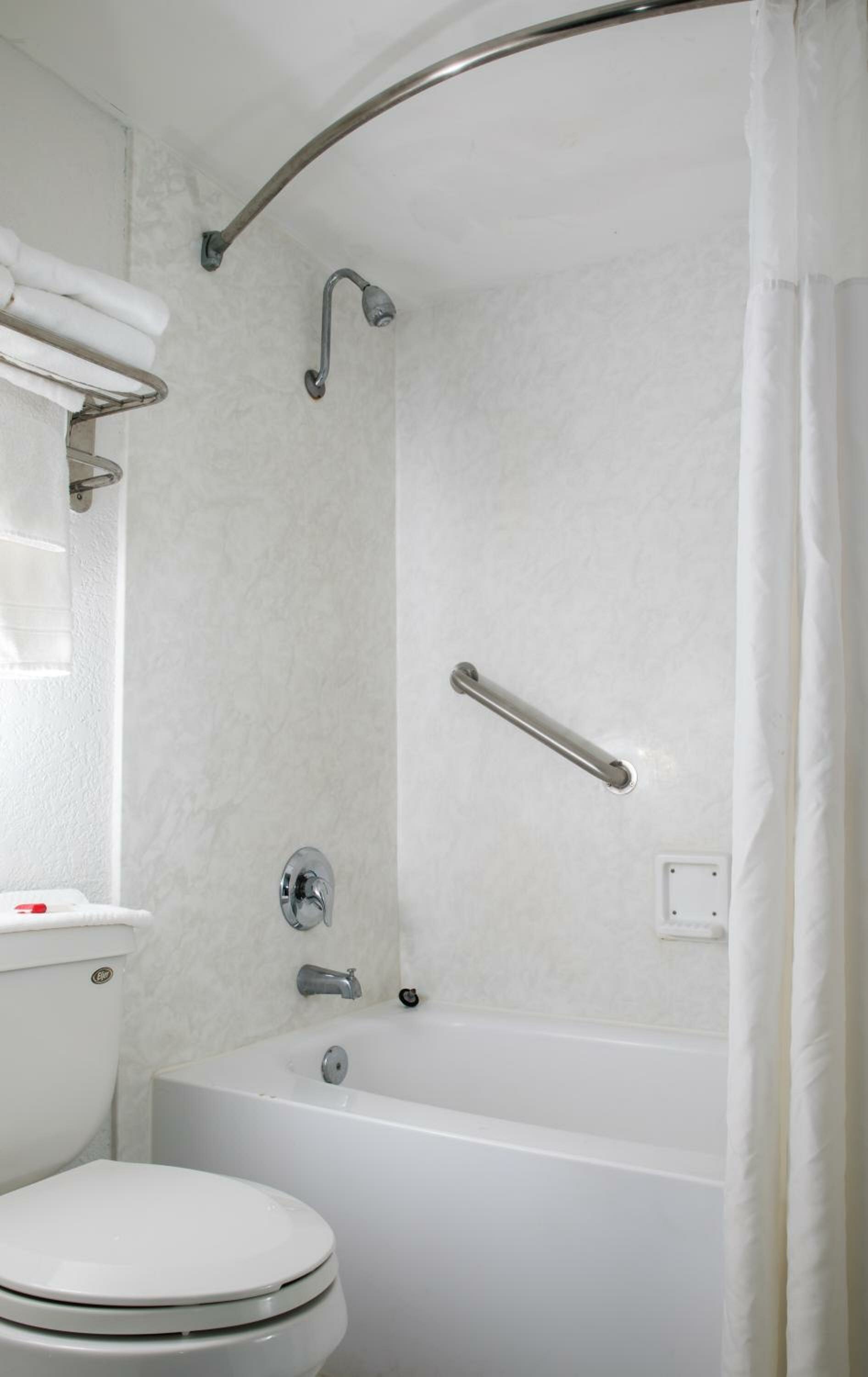 Deluxe King Room - Non-Smoking