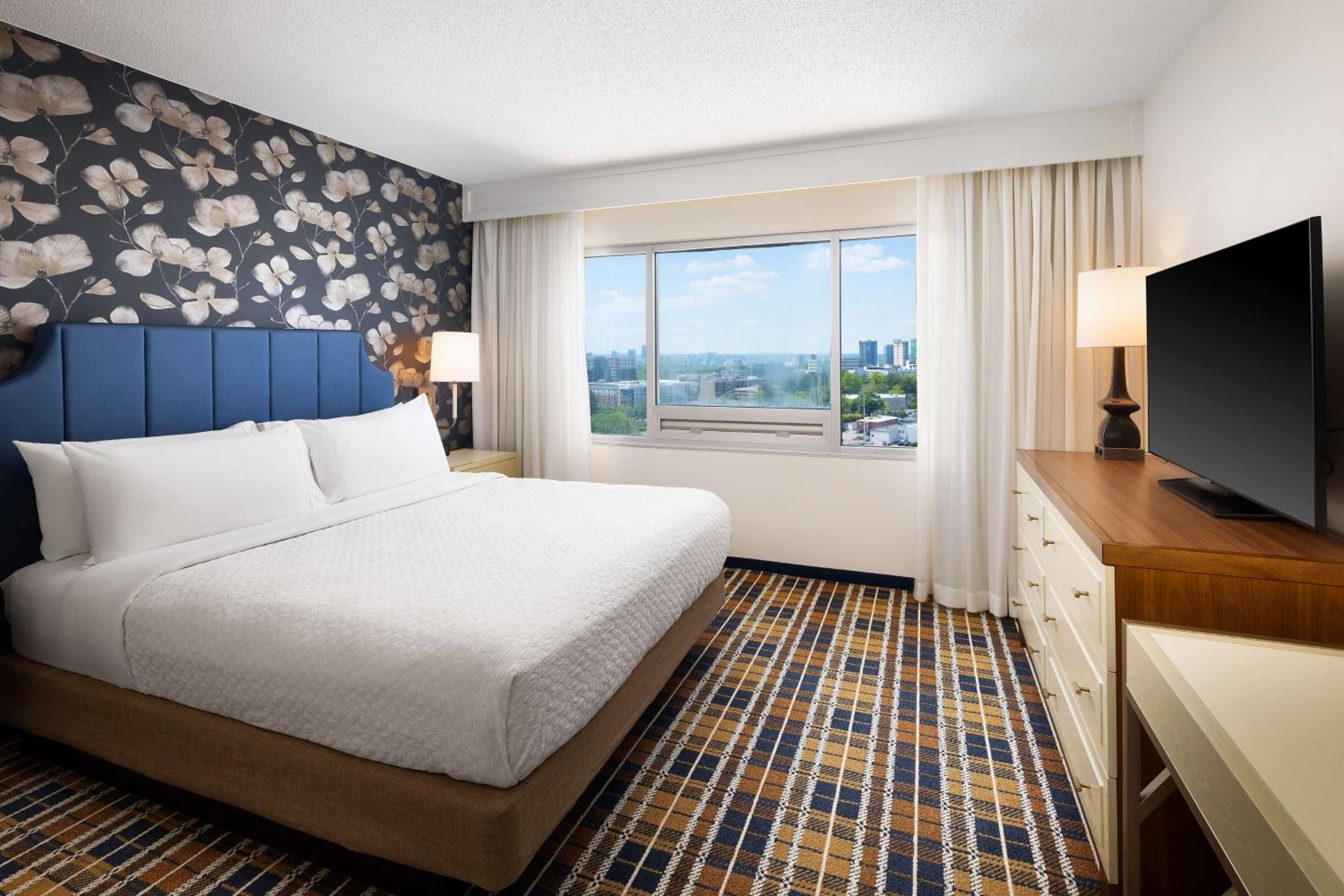 King Suite with City View