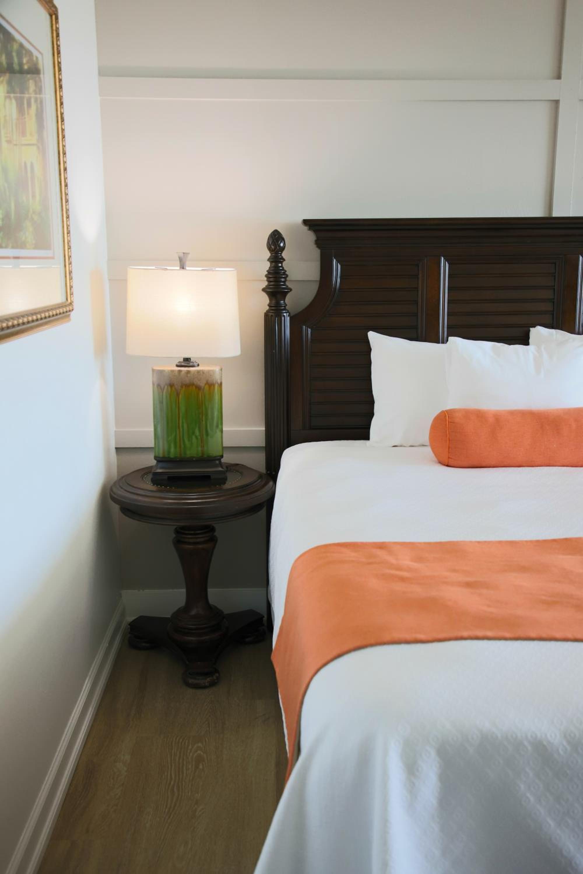  Standard Room with Queen Bed accessible