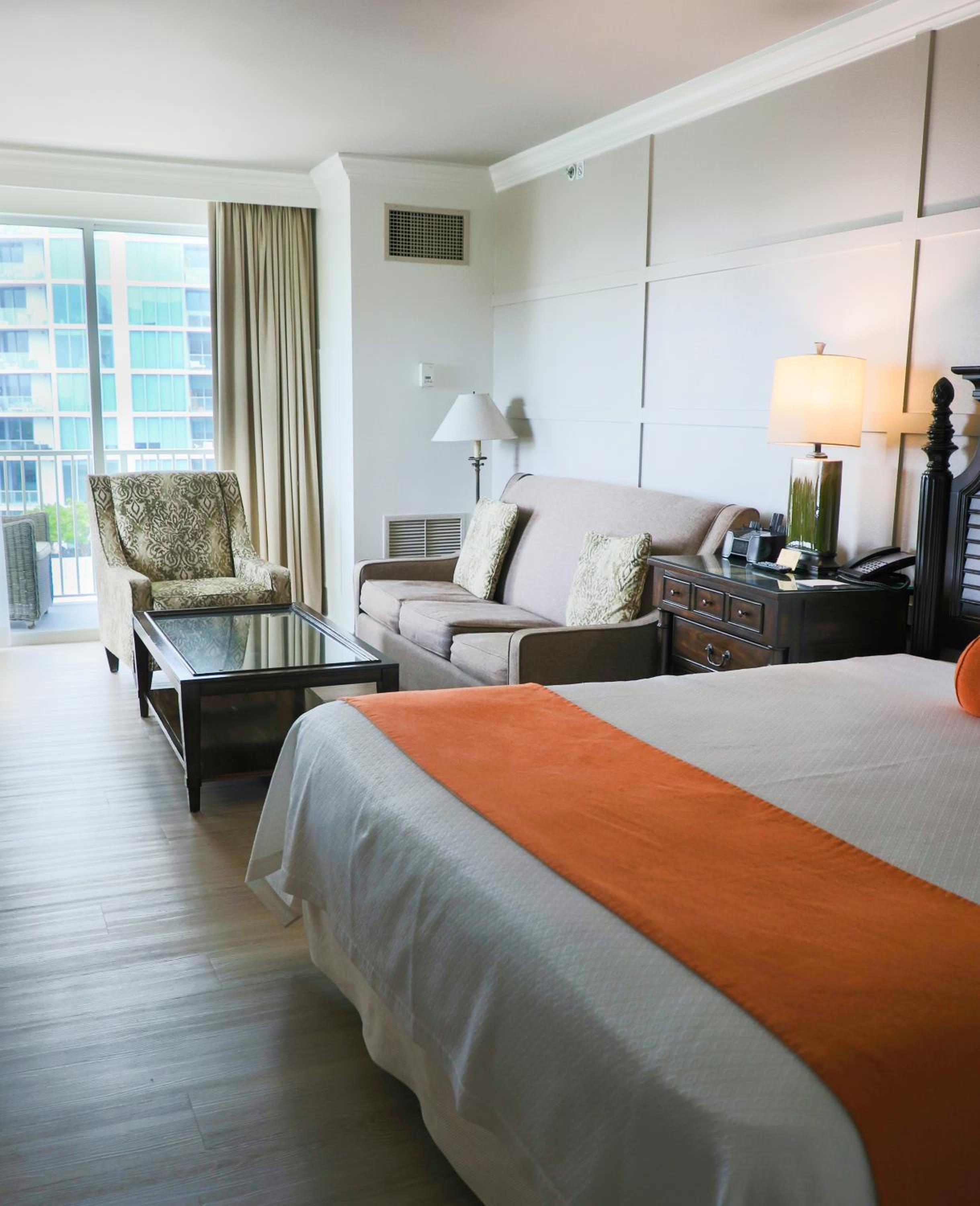 Junior Suite 1 King Bed 