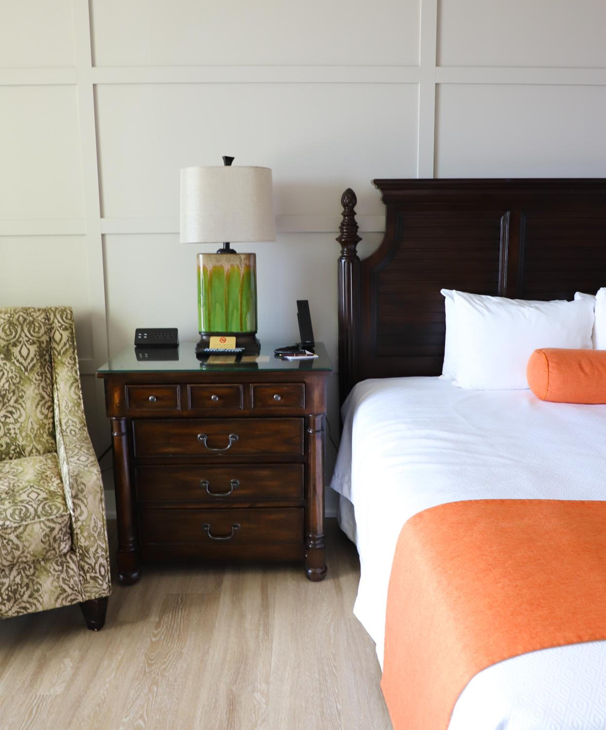 1 Bedroom Suite Corner Balcony, City View