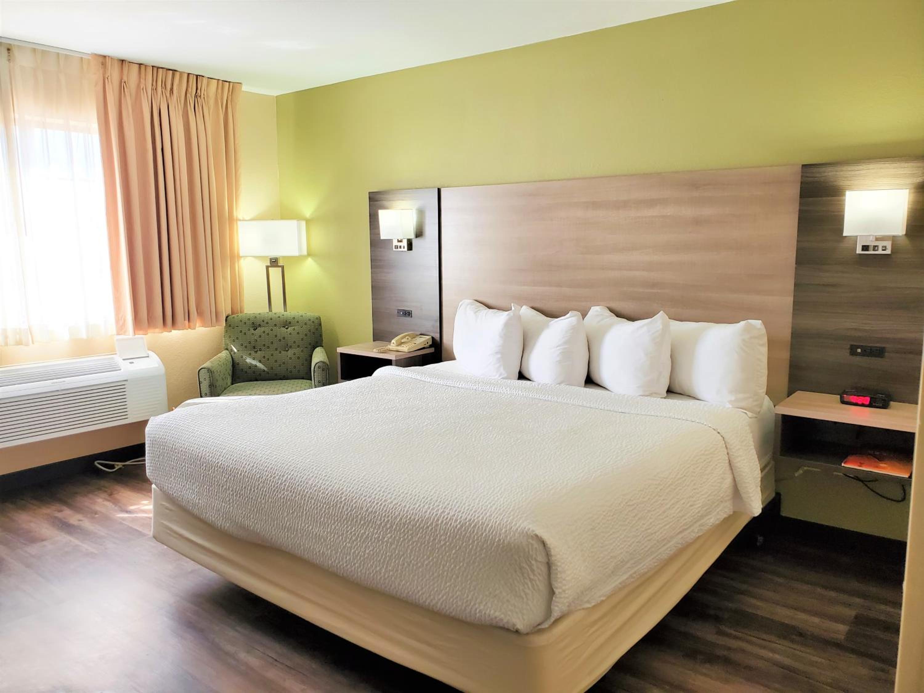 King Room - Disability Access/Non-Smoking