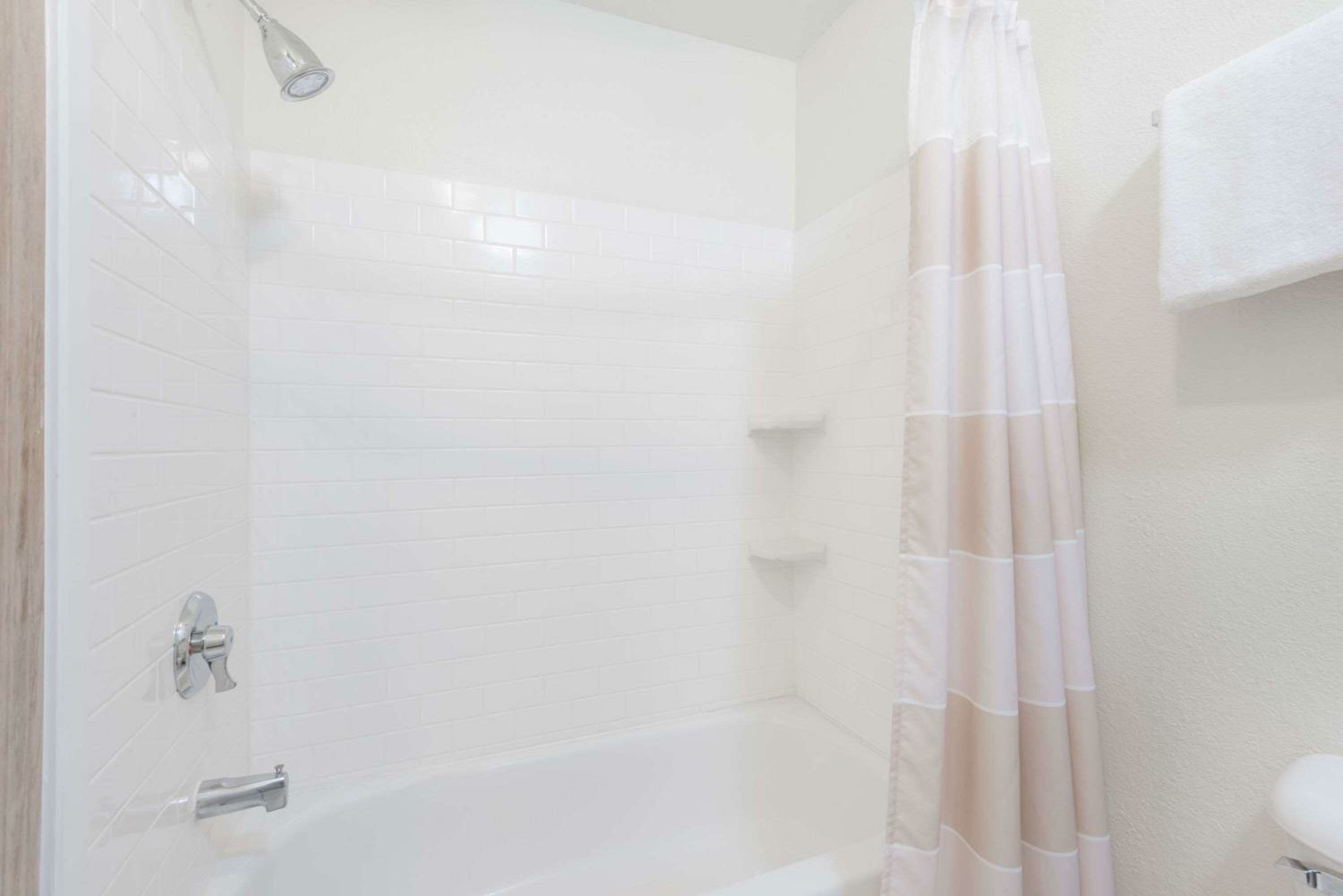 King Room - Non-Smoking