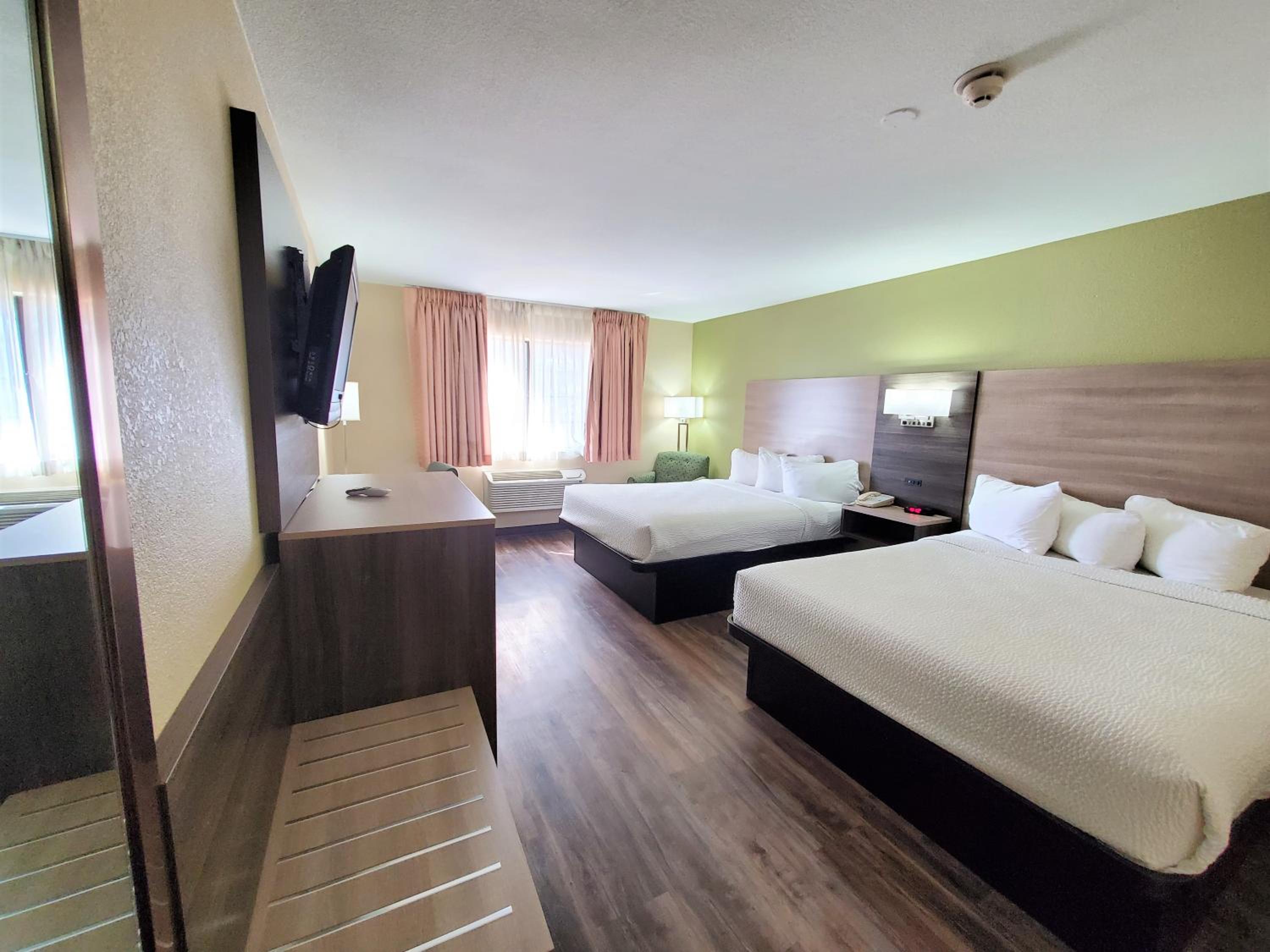 Queen Room with Two Queen Beds - Non-Smoking