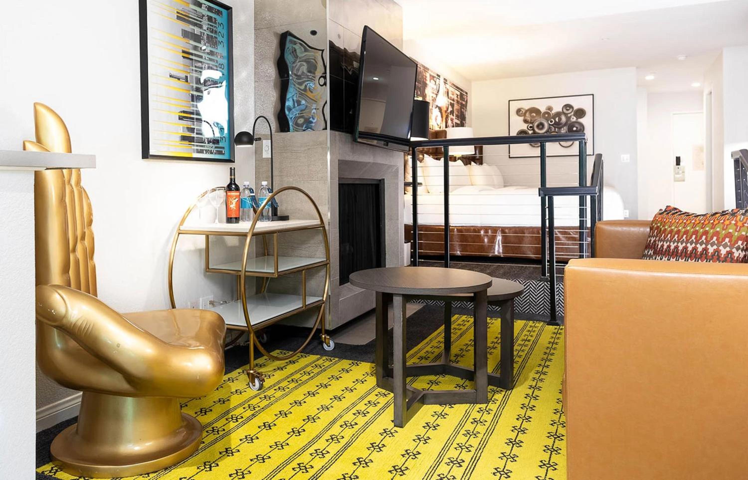 ADA Signature Suite with 2 Queens