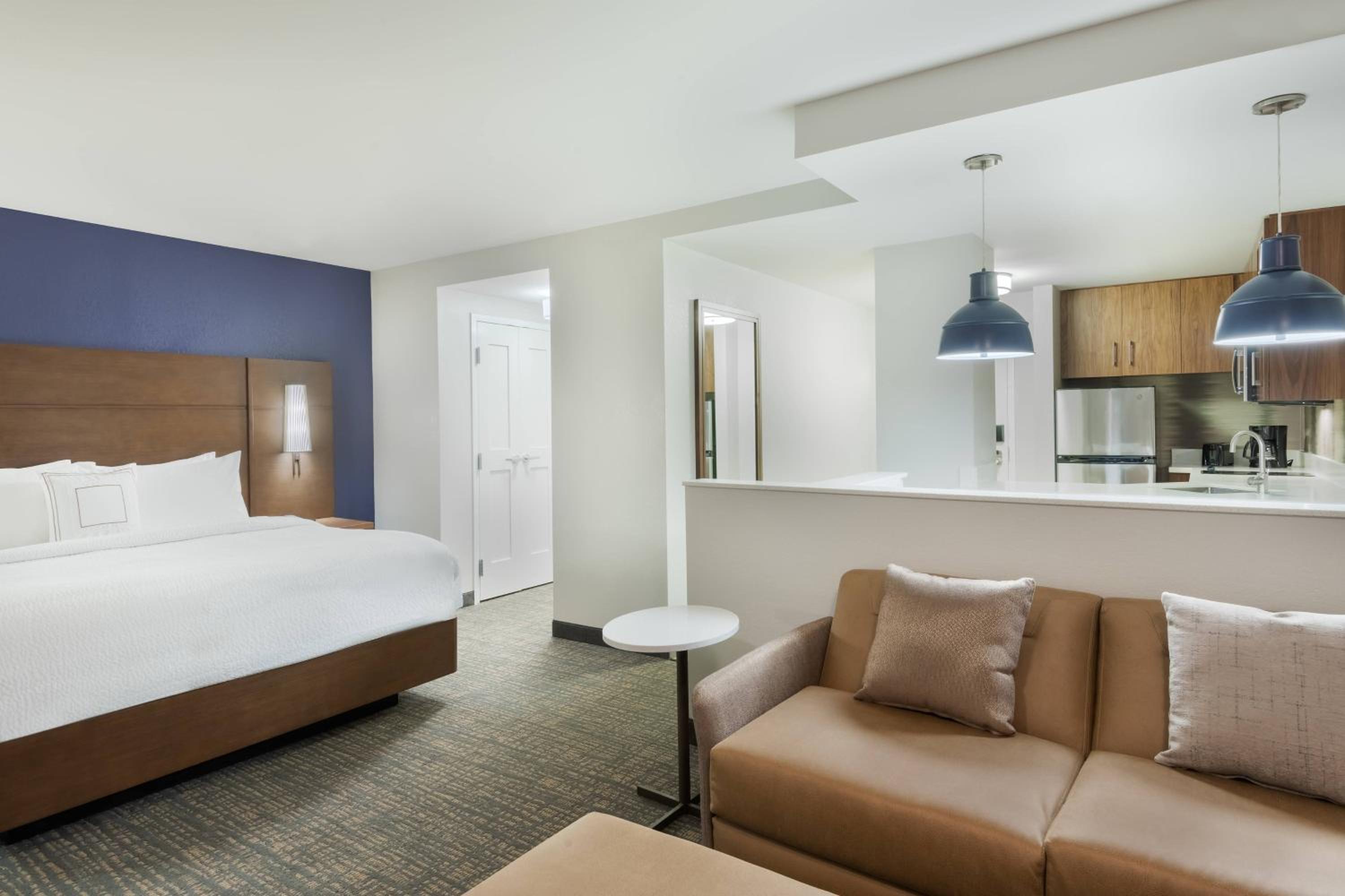 King Studio with Sofa Bed - Hearing Accessible