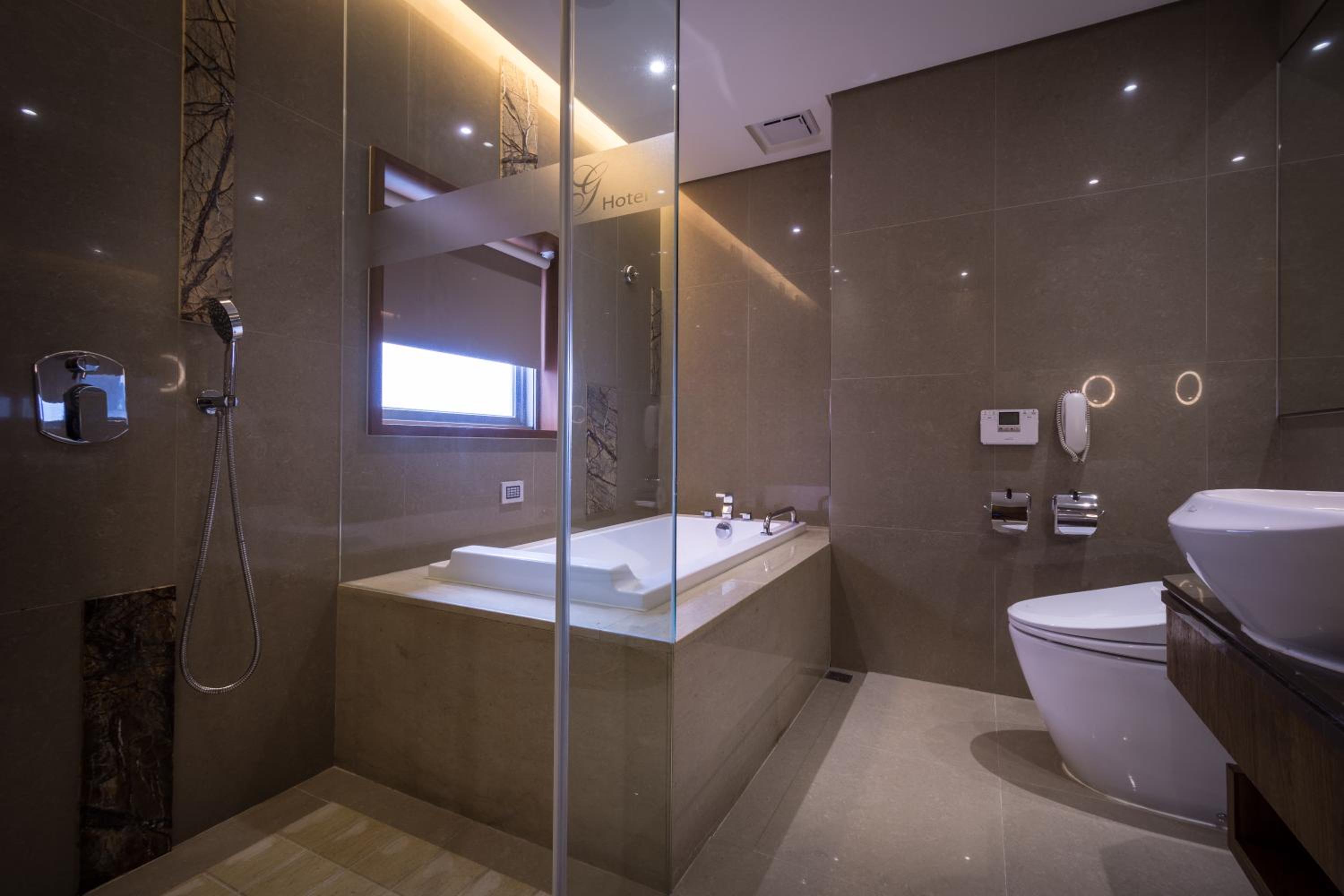 Business King Room
