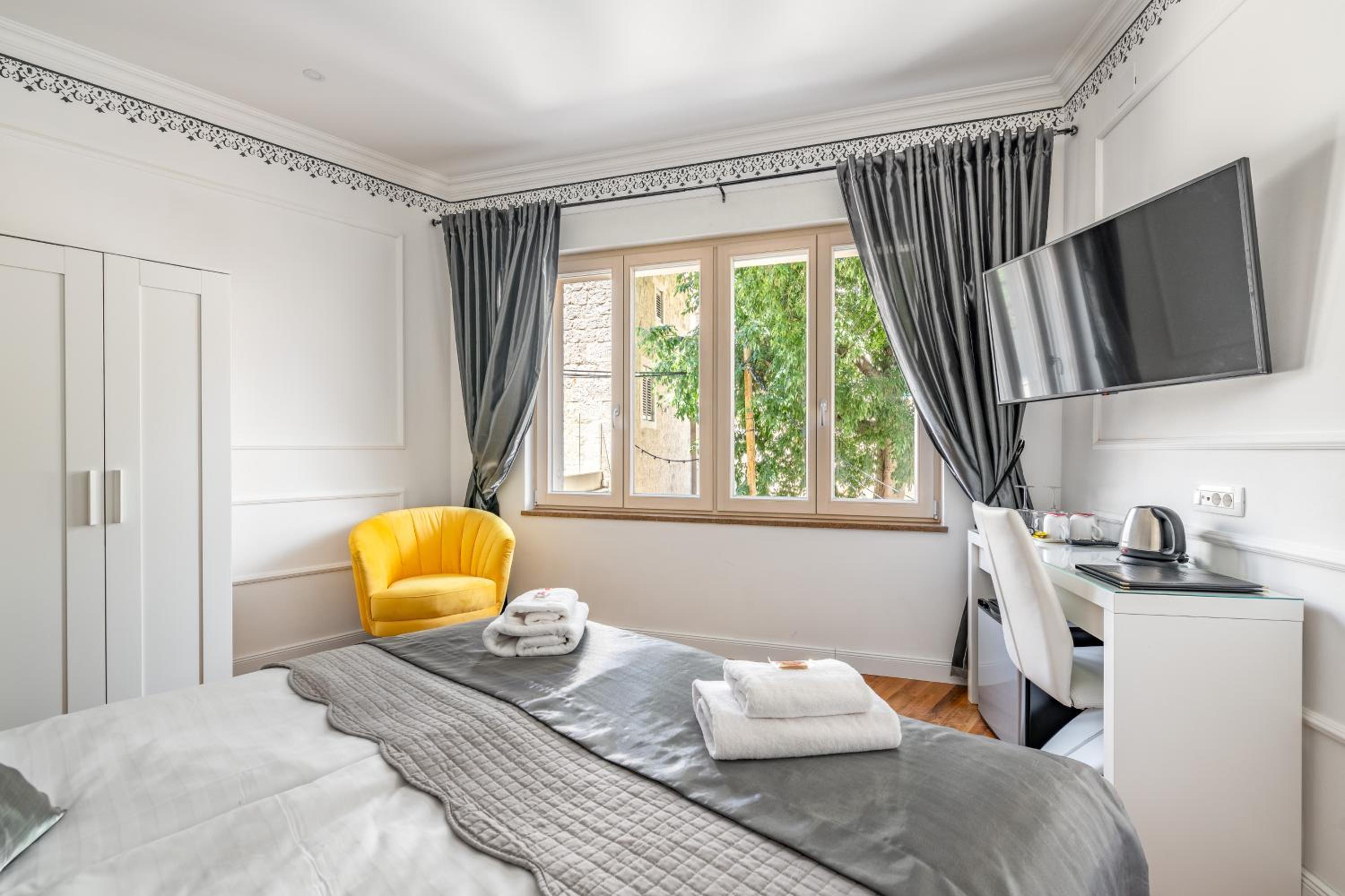 Superior Queen Room