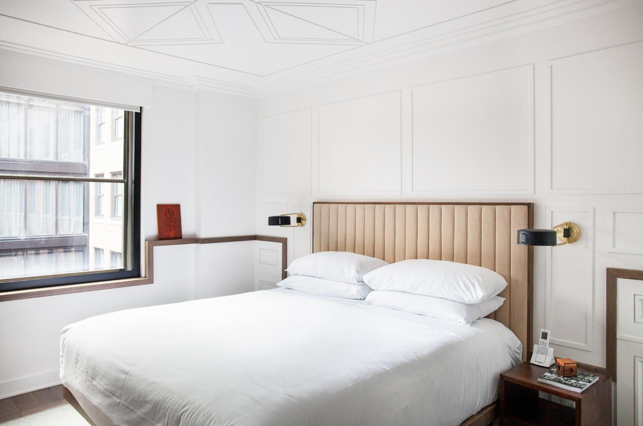 Superior Room 1 King Mobility Accessible