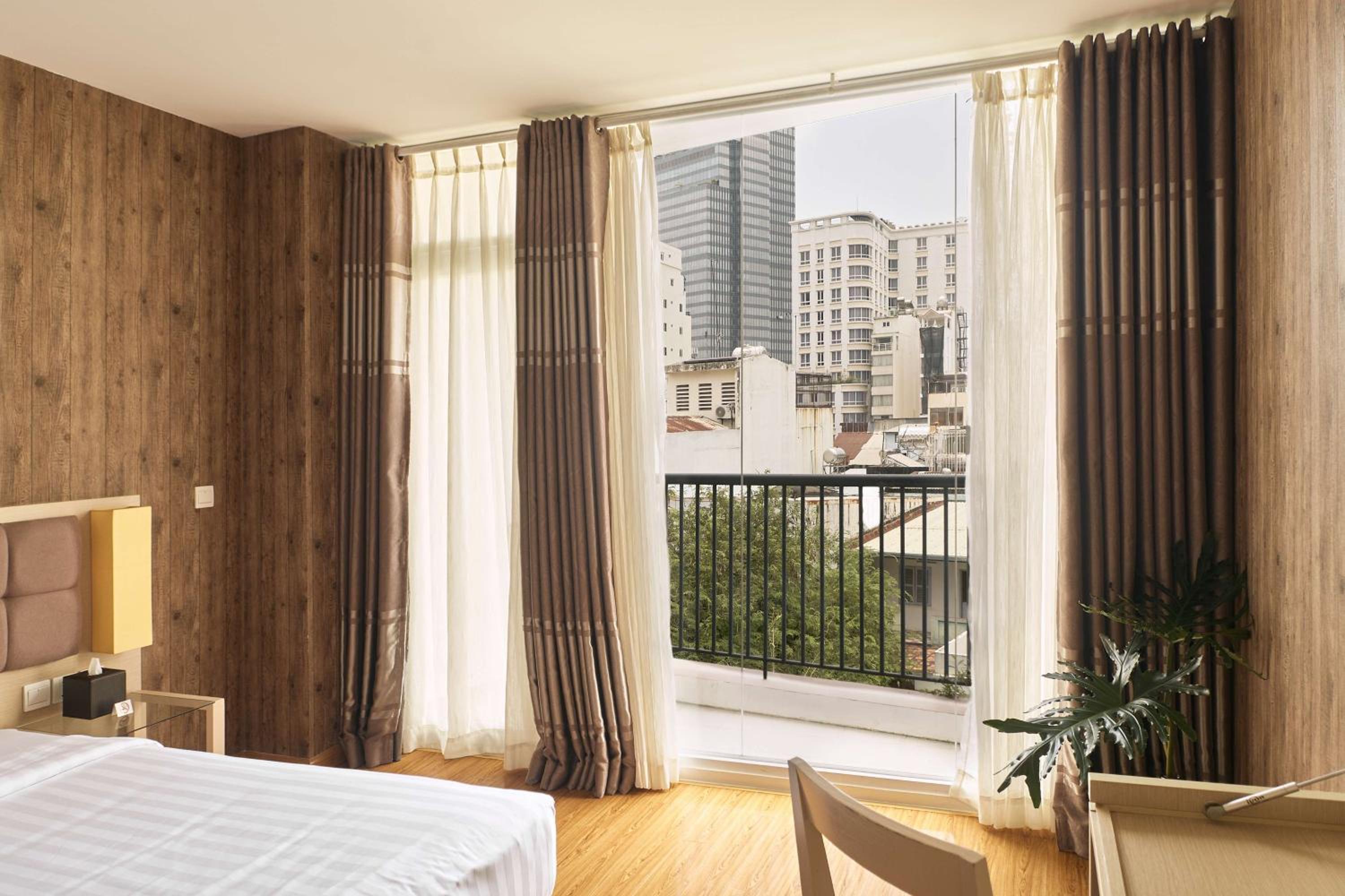 Premier Deluxe Balcony Double Room