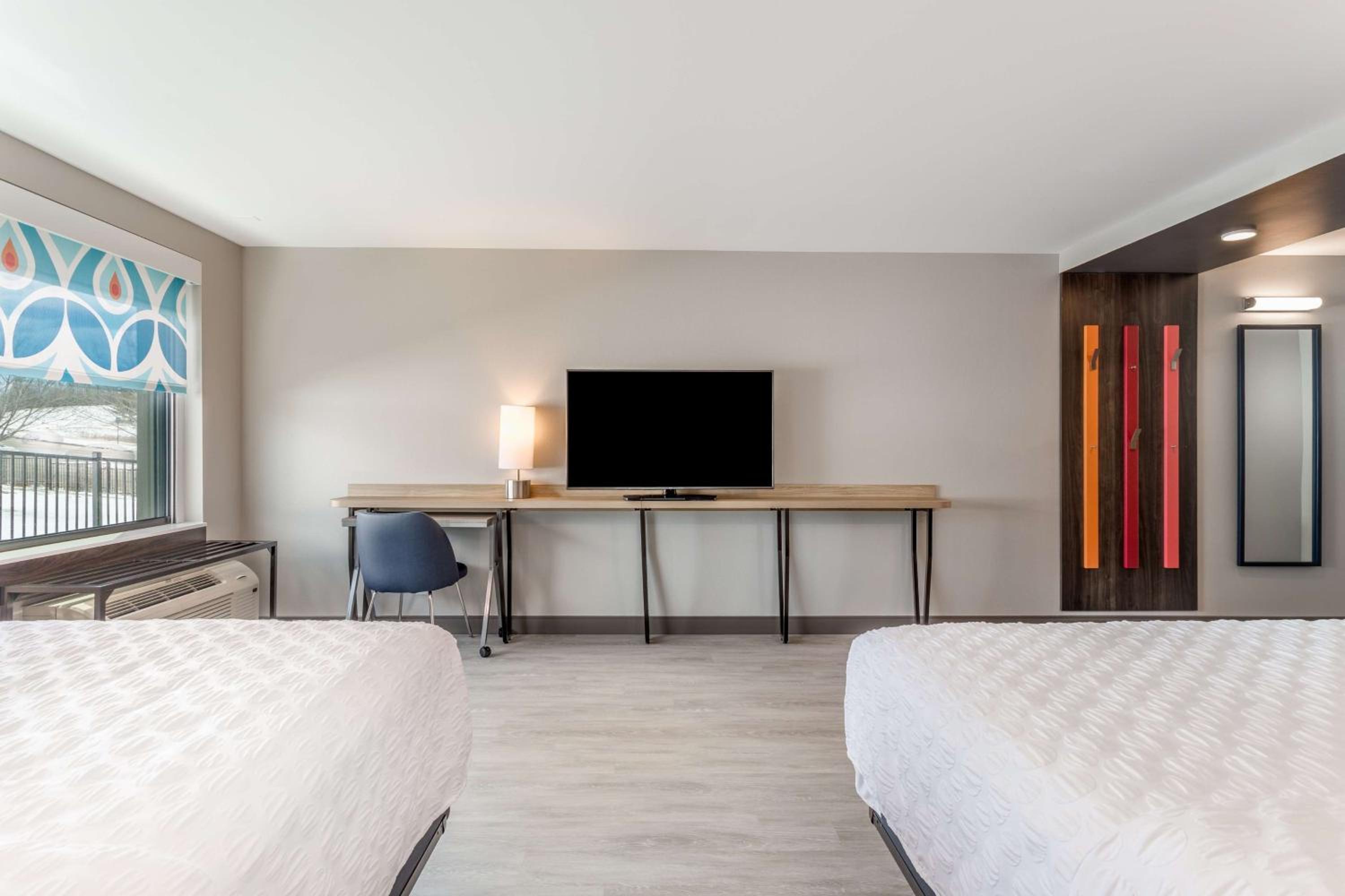 Queen Room with Two Queen Beds - Hearing Access