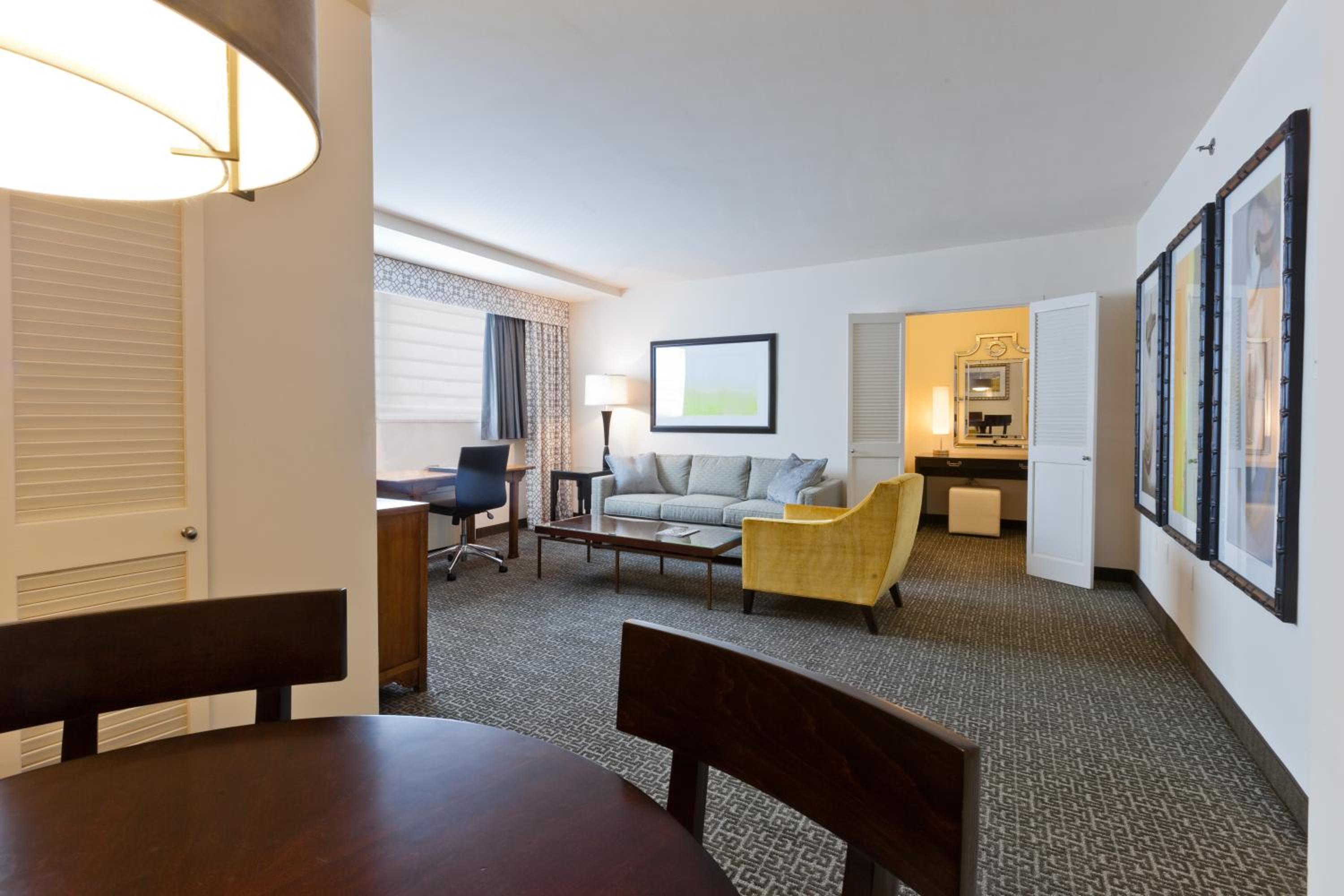 Accessible Deluxe Plaza Suite 