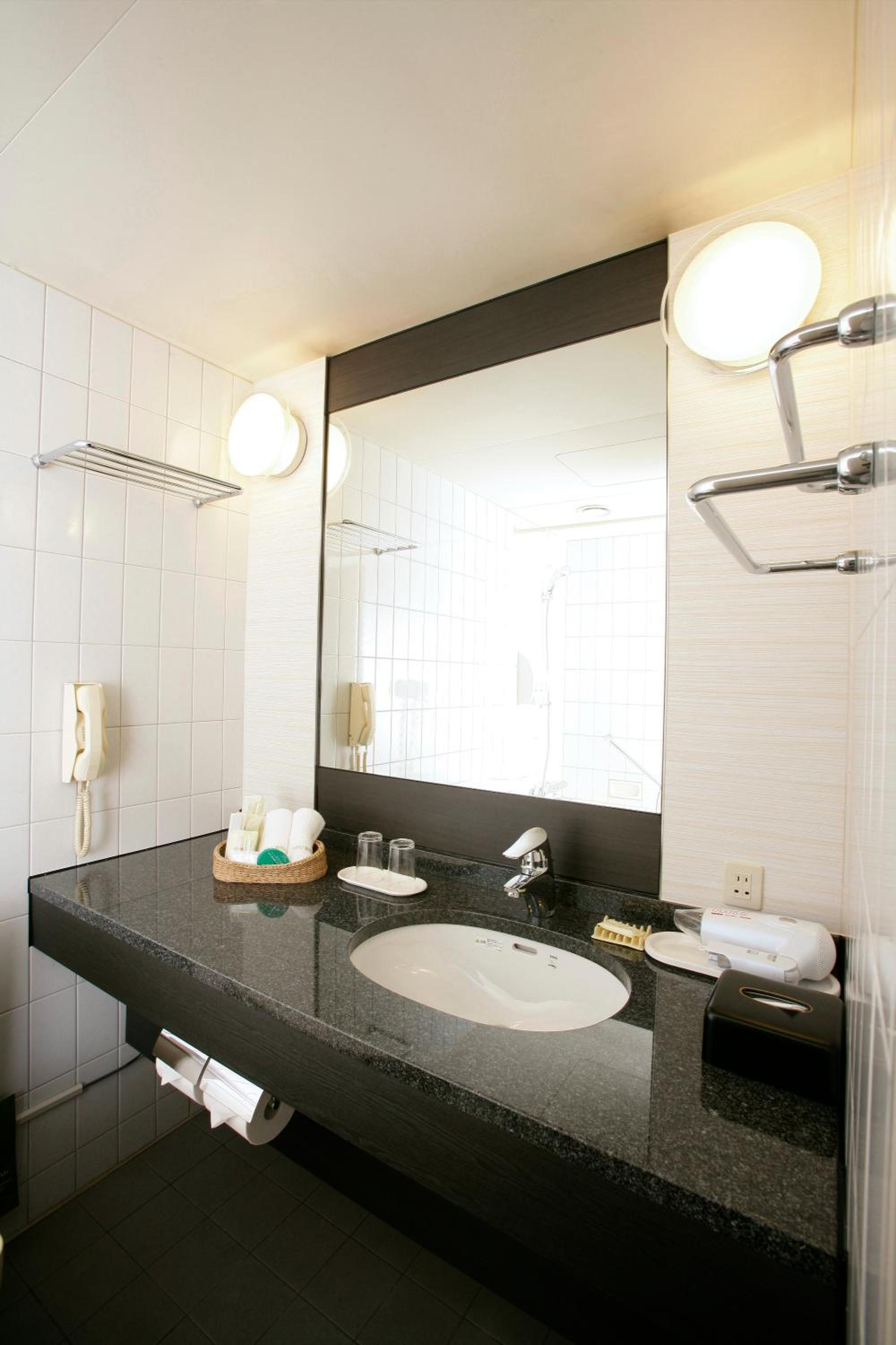 Corner Suite Double Room - Non-Smoking