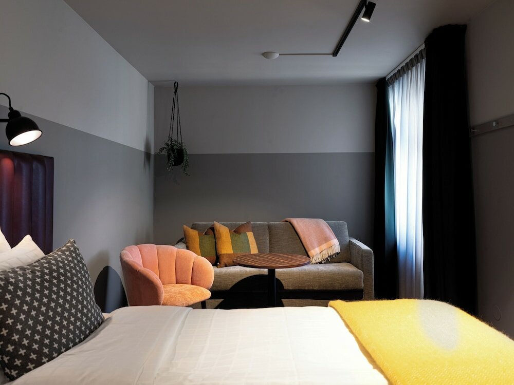 Family Room (2 twin beds, 1 sofa bed)