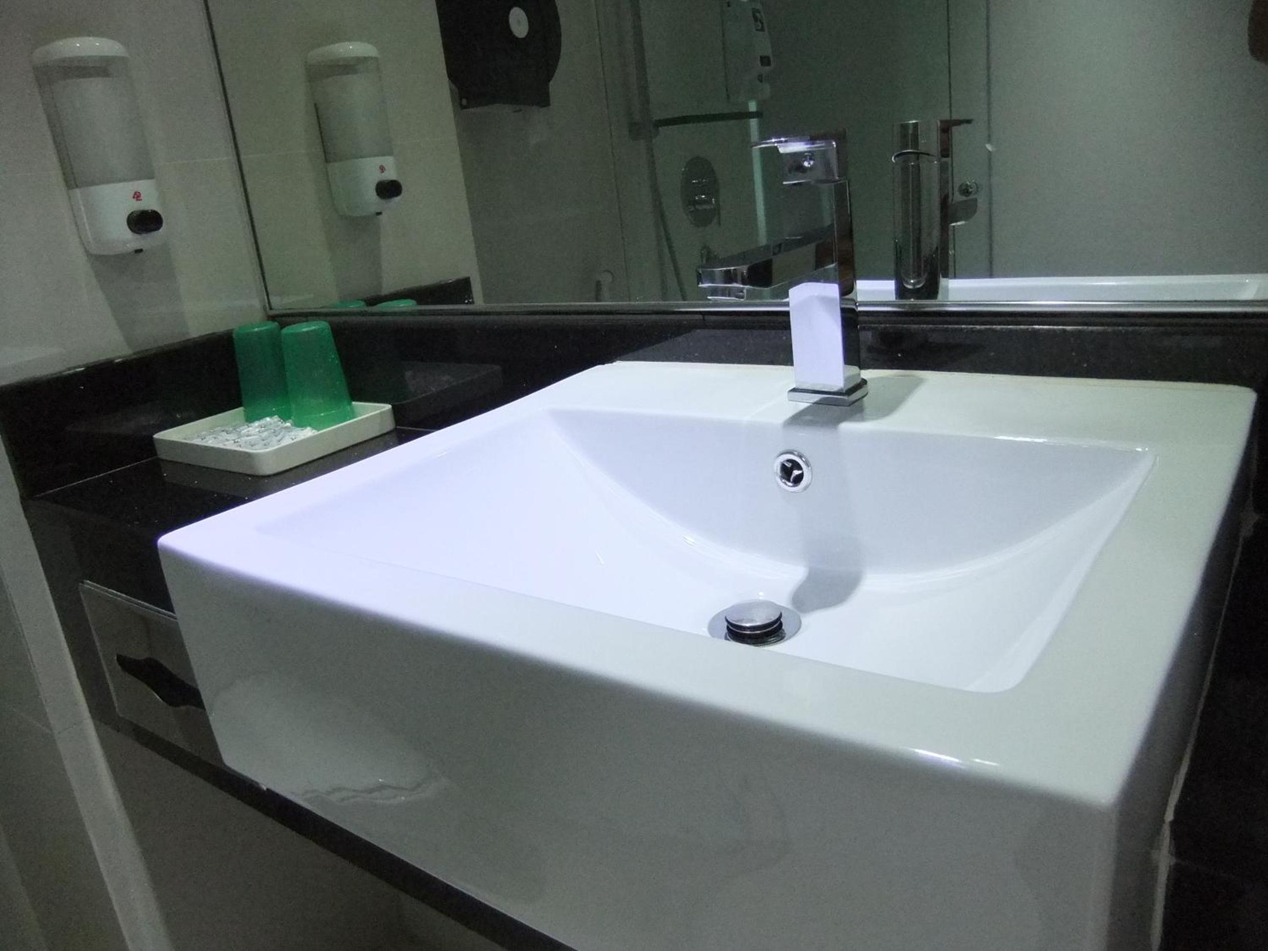 Economy King (No Window)