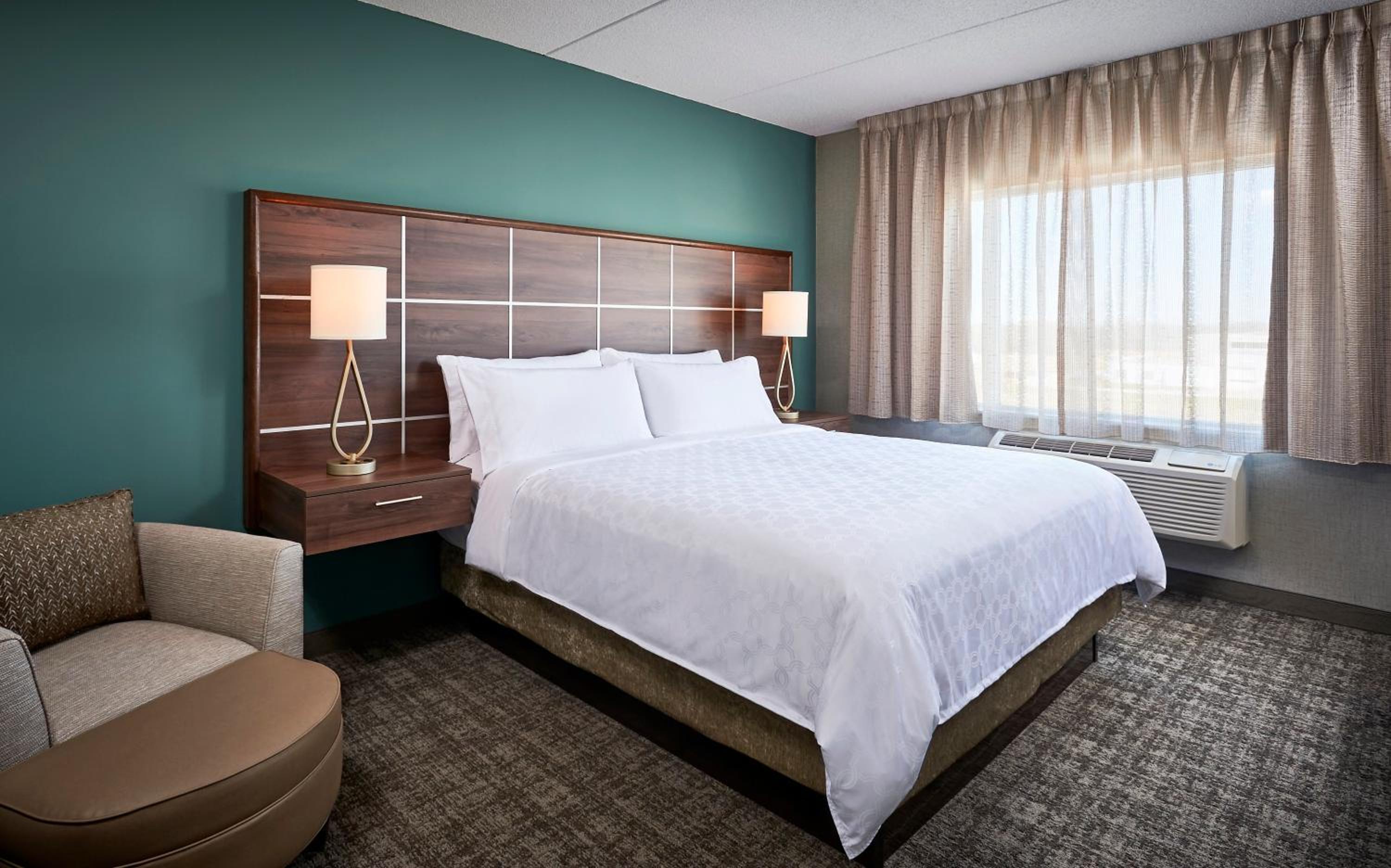 One-Bedroom King Suite - Non-Smoking