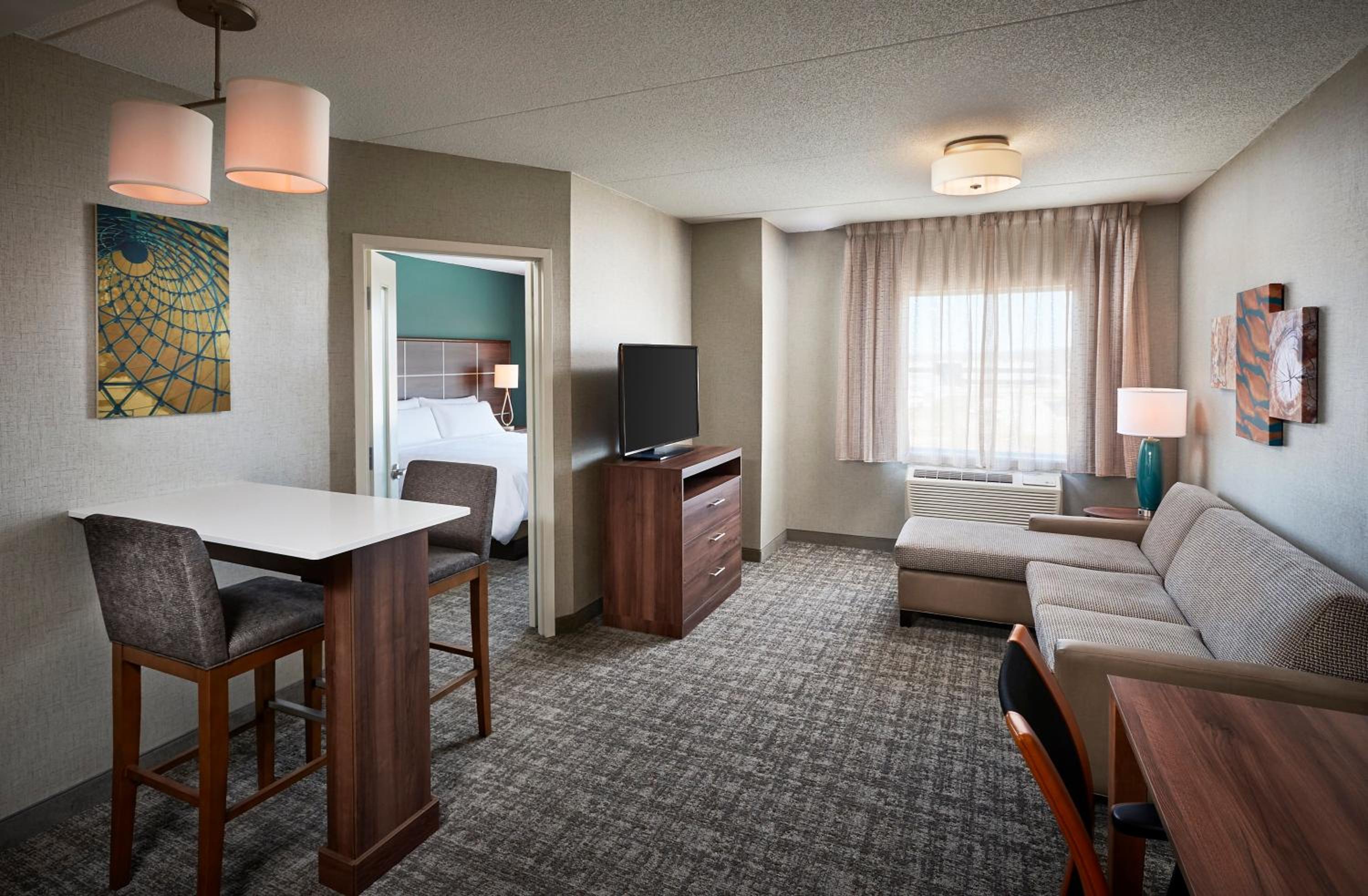 One-Bedroom King Suite - Non-Smoking