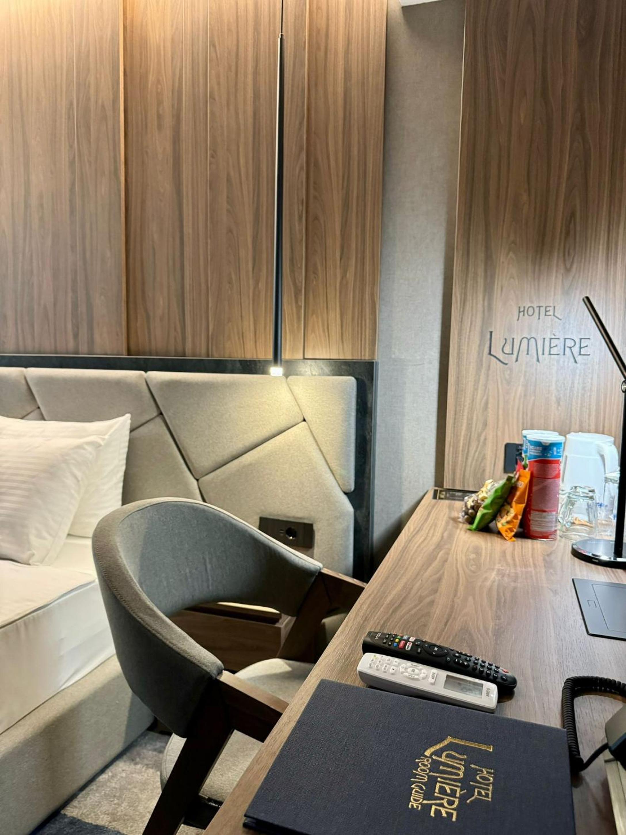 Superior Connecting Room